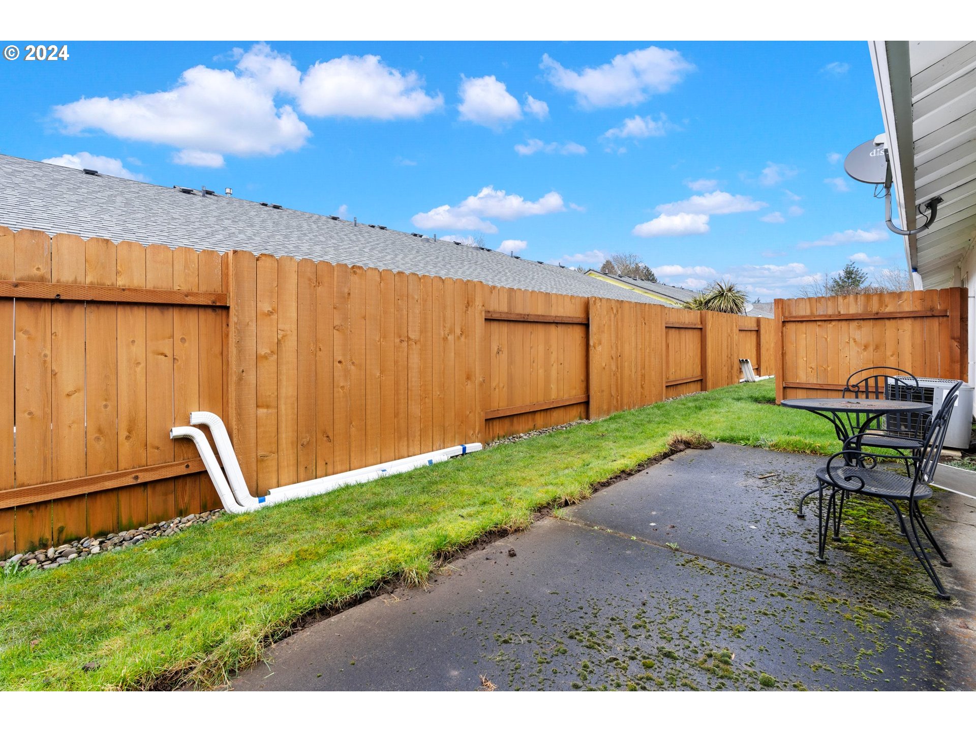 Photo #5: 24473351 Listing 