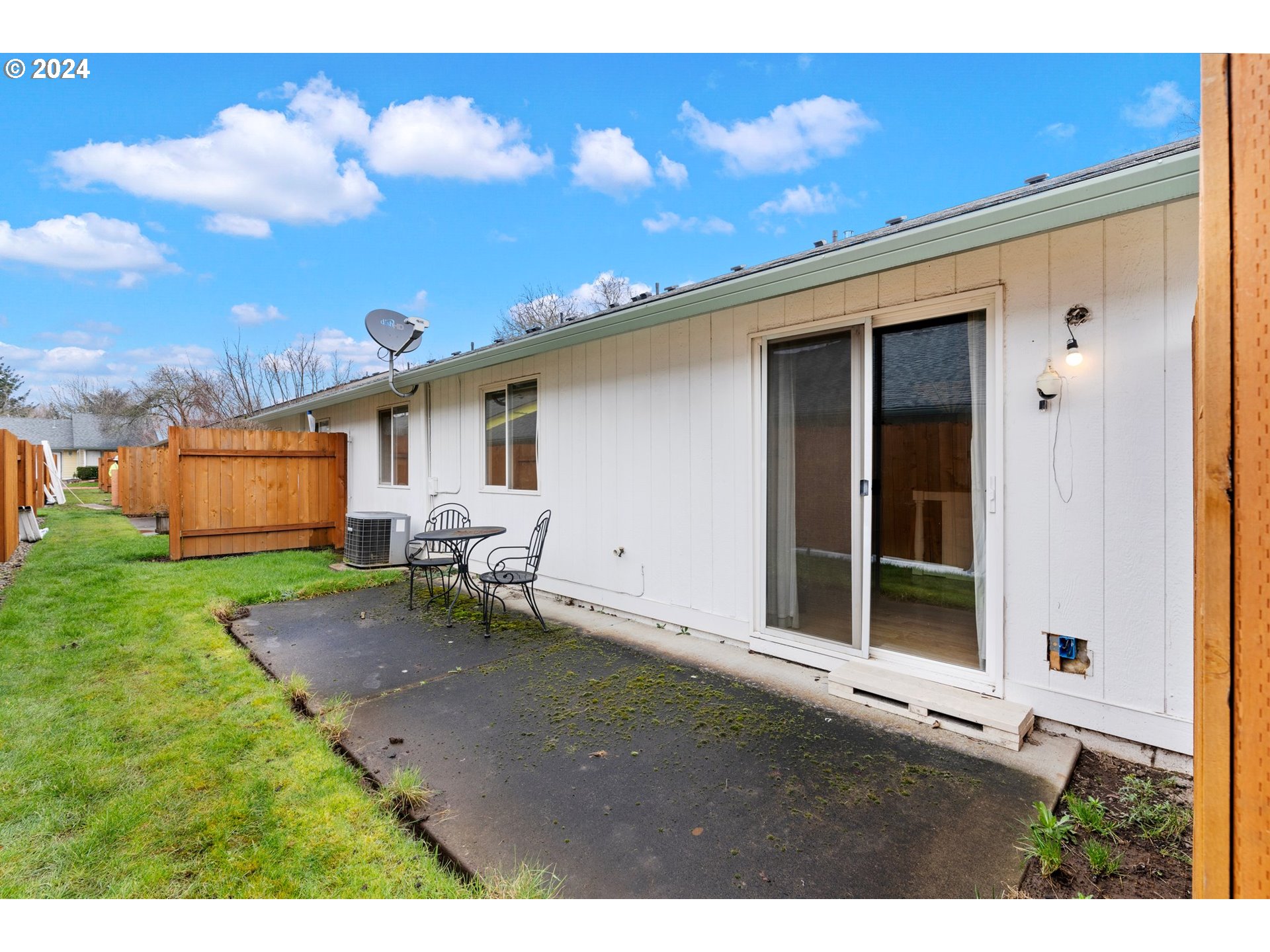Photo #3: 24473351 Listing 