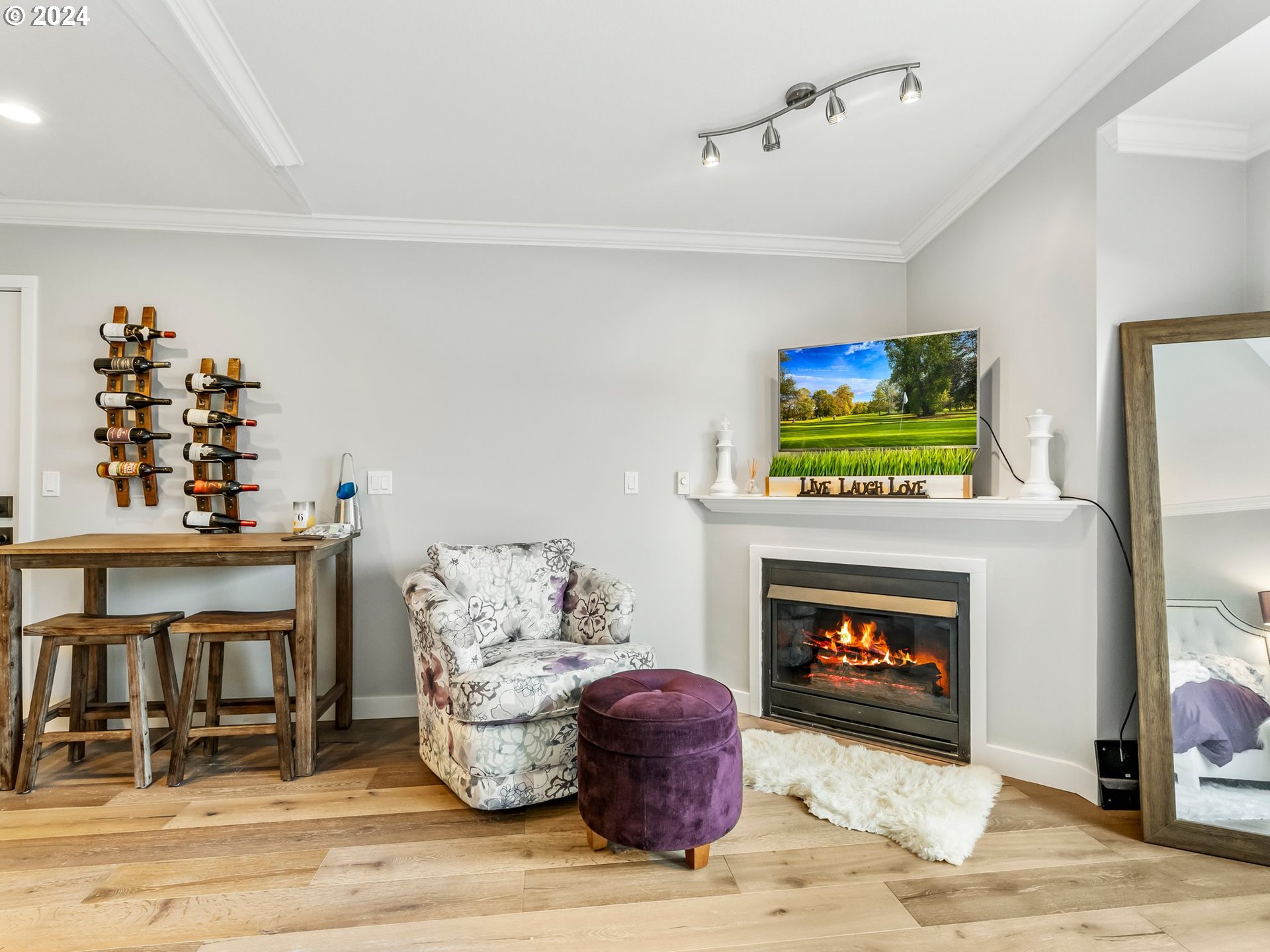 Photo #6: 24473585 Listing 