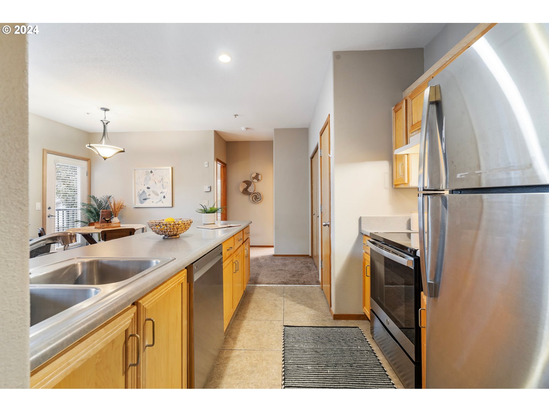 Photo #6: 24479581 Listing 