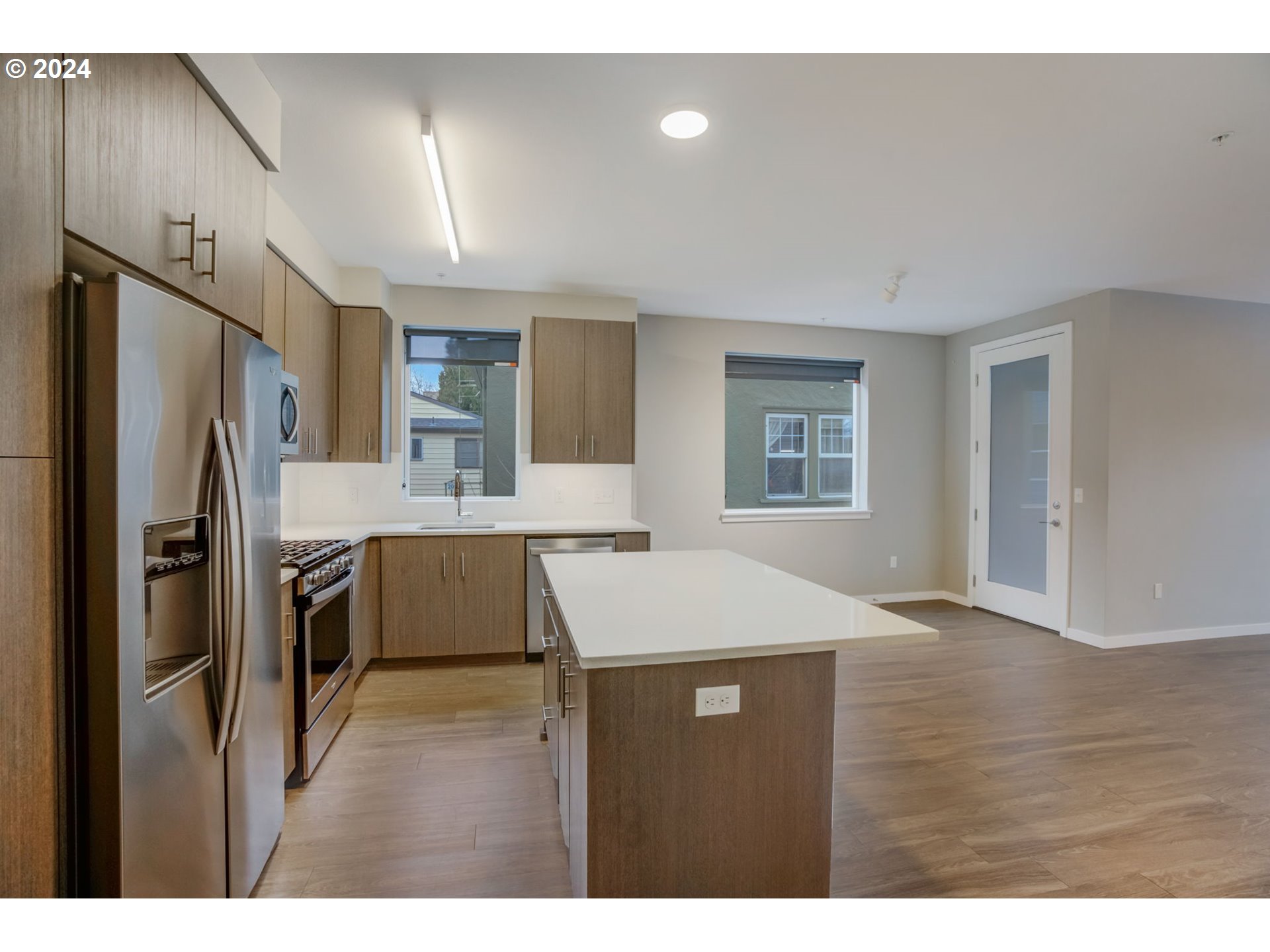 Photo #5: 24488016 Listing 
