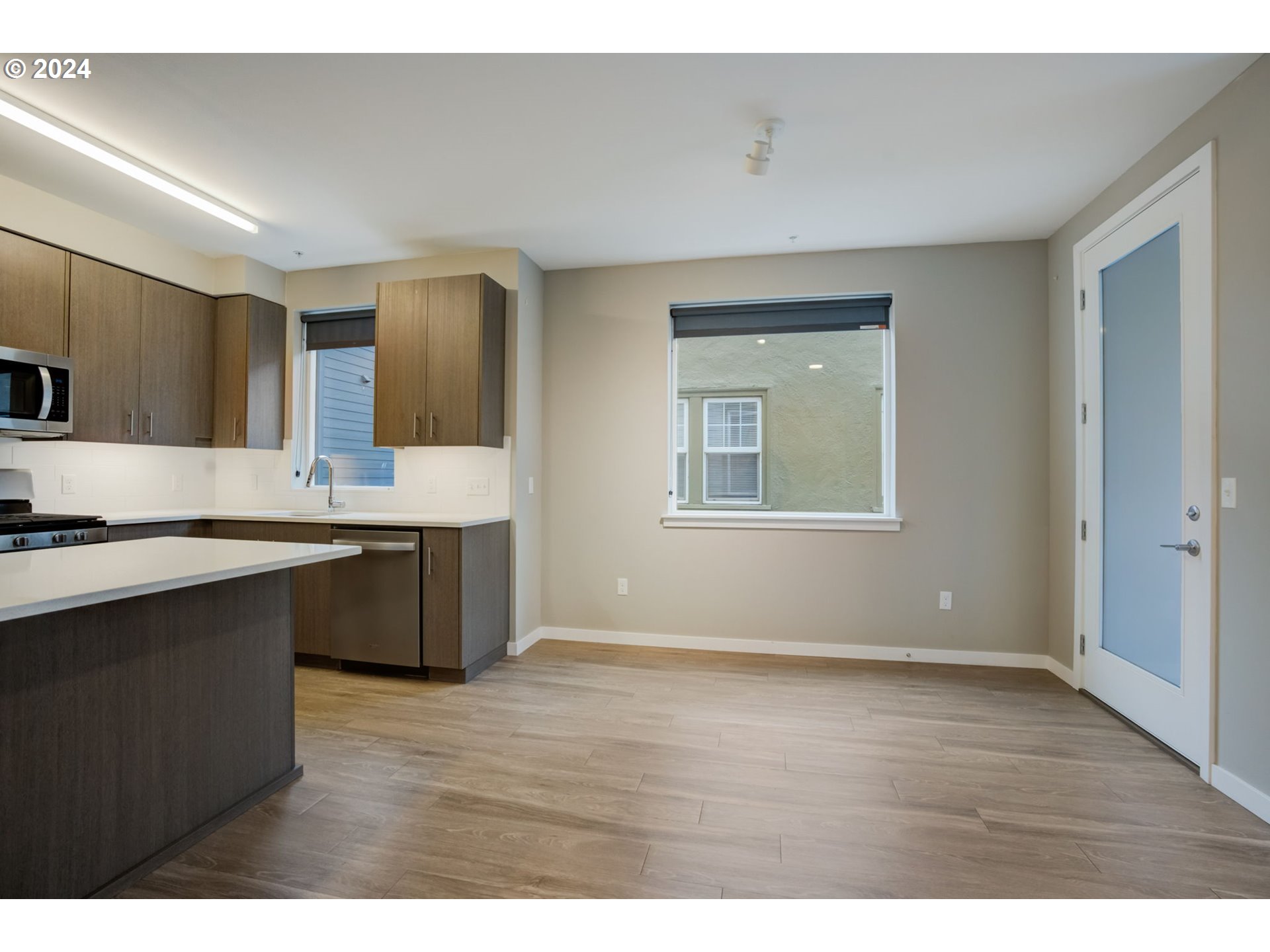 Photo #6: 24488016 Listing 