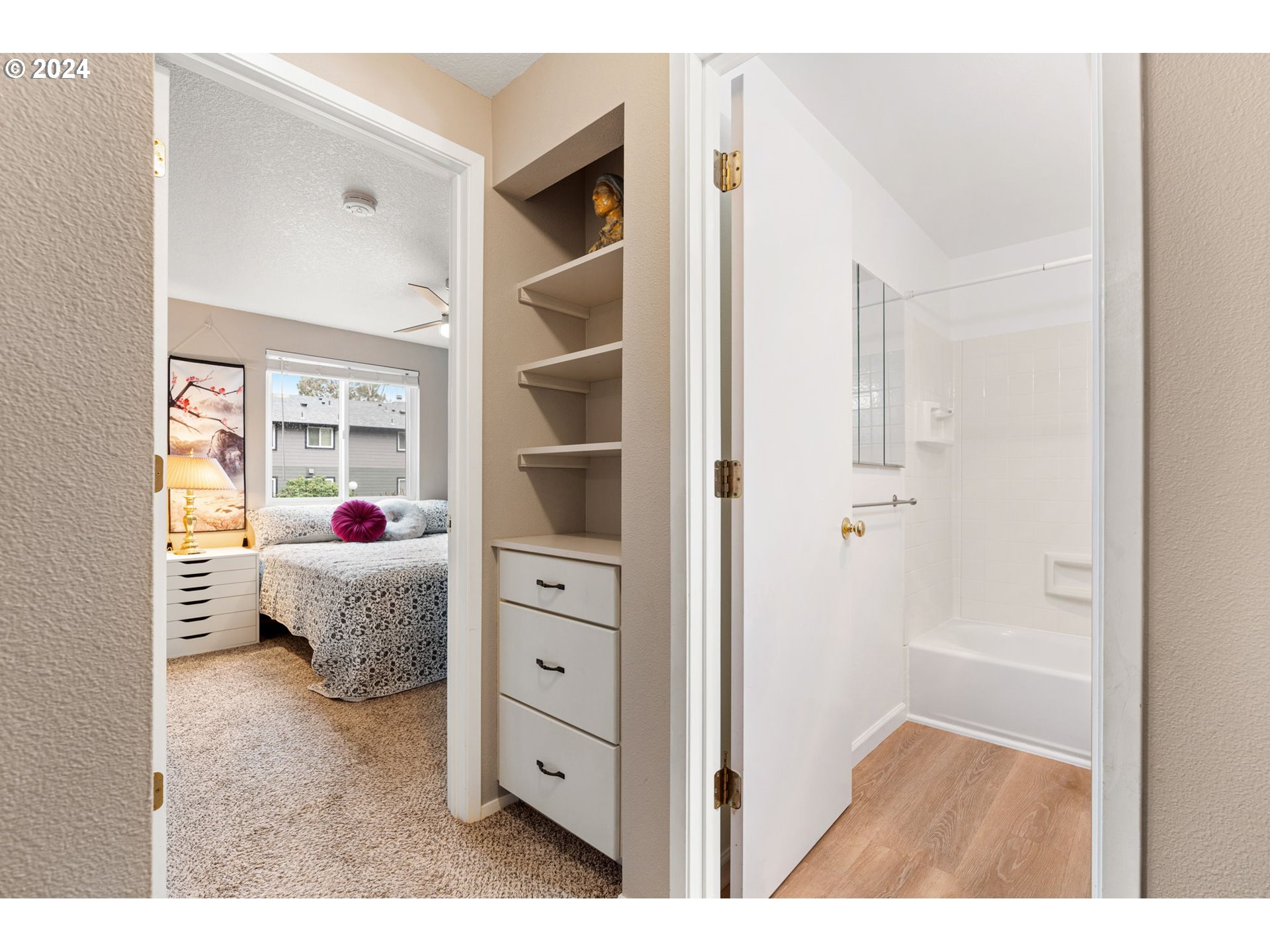 Photo #4: 24488196 Listing 