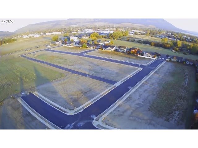 4th AVE, Veneta, OR, 97487