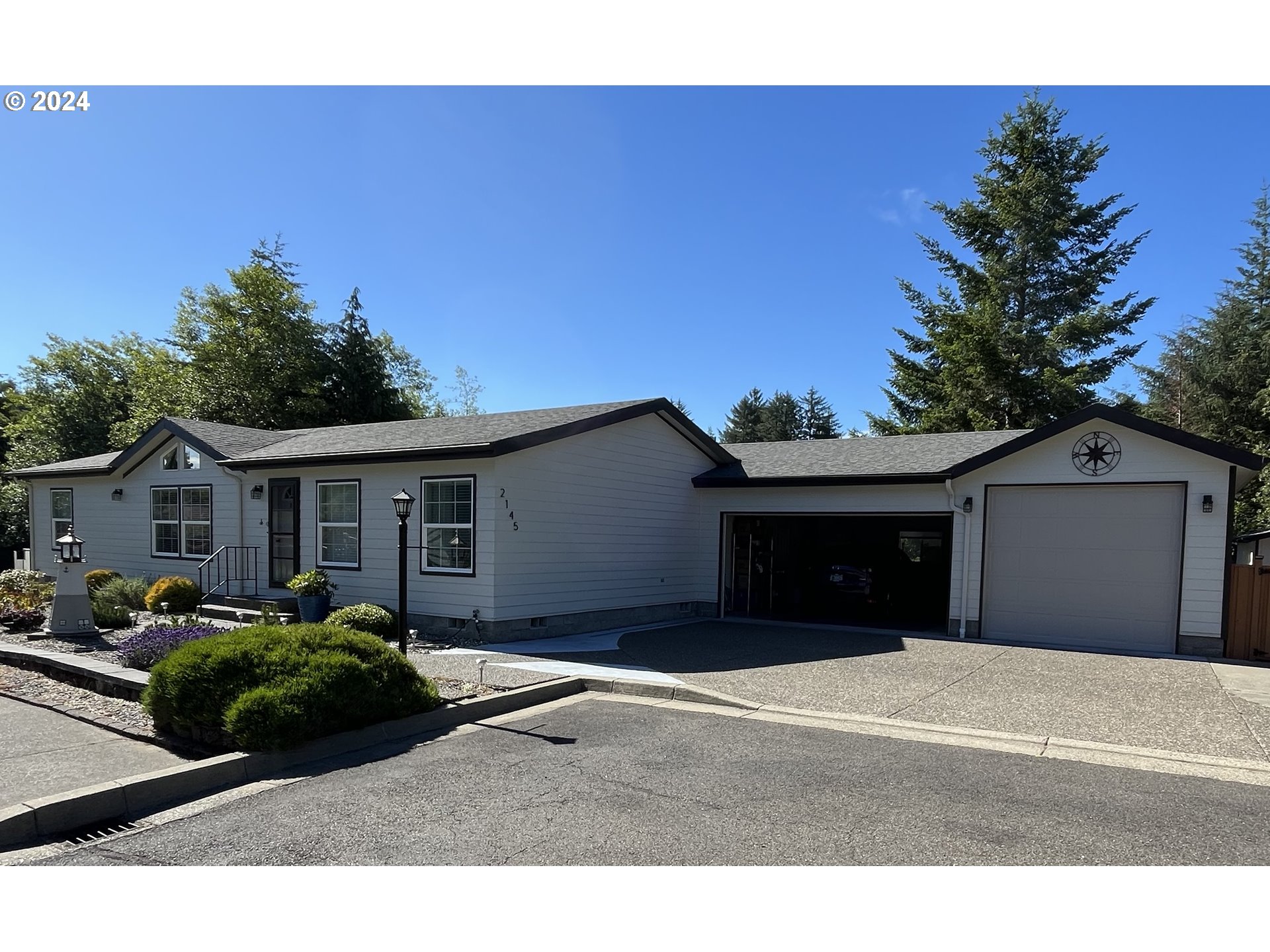 Photo of 2145 LYNNE DR North Bend OR 97459