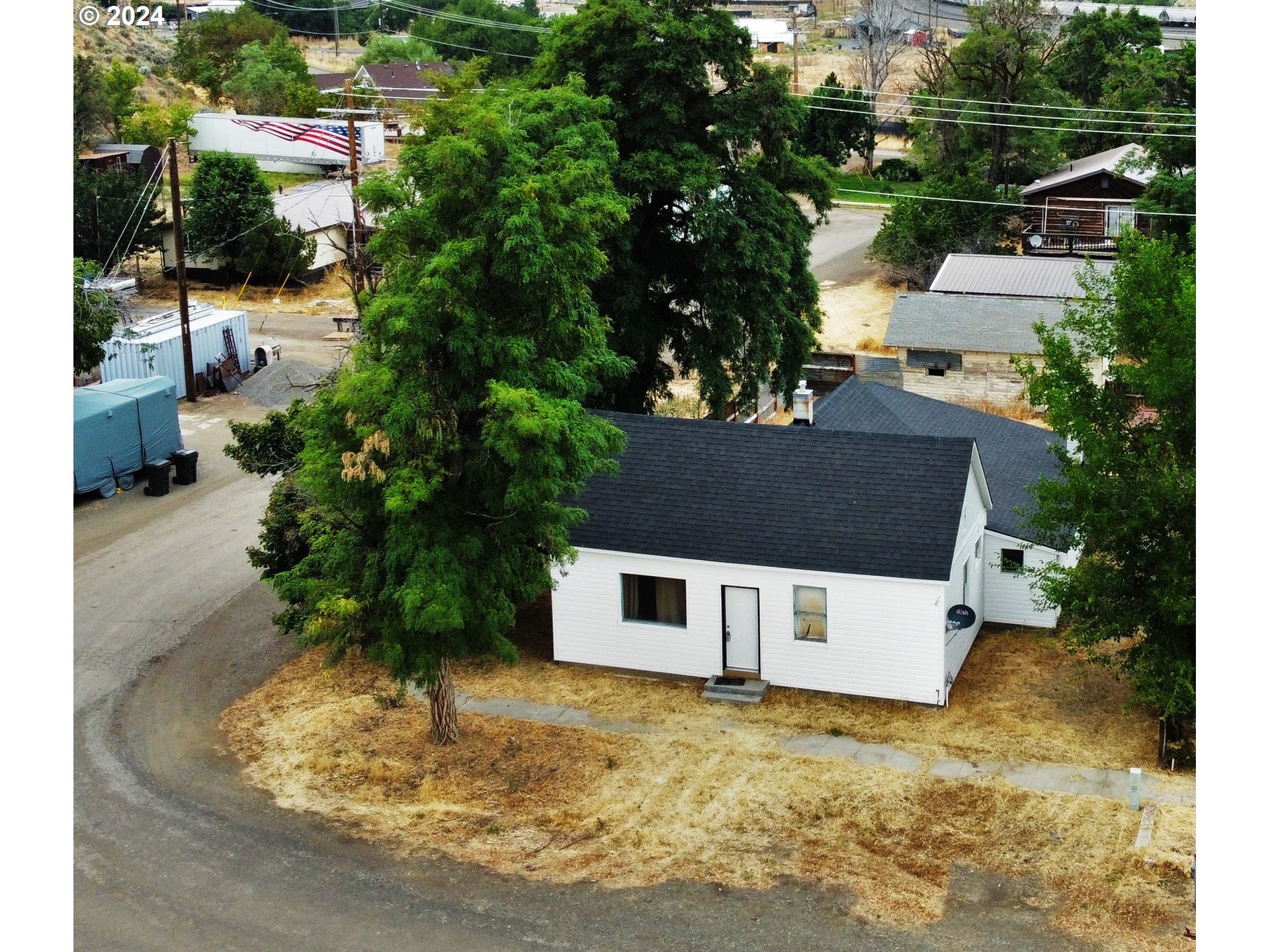 Photo of 295 ADAMS ST Huntington OR 97907