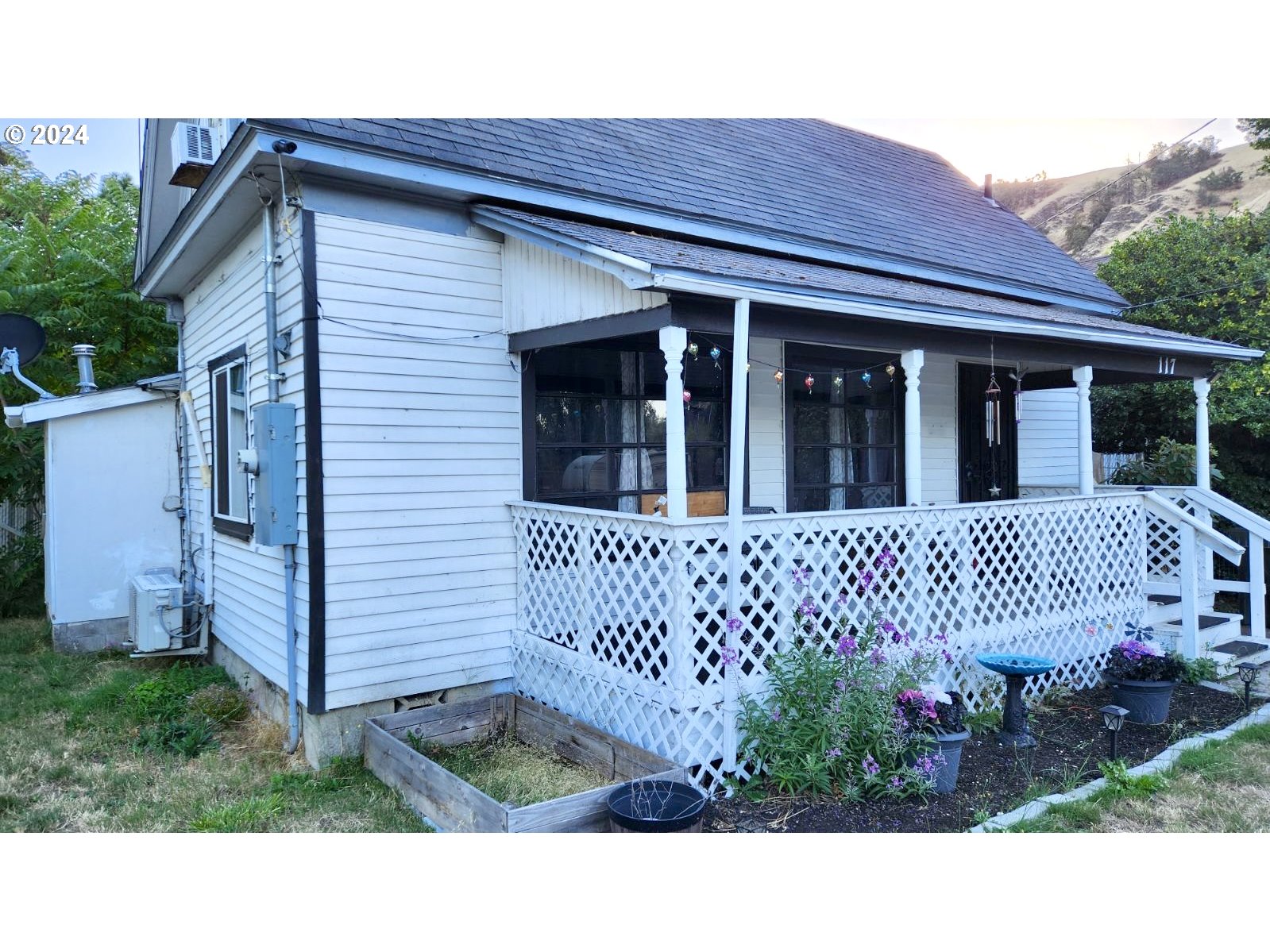 Photo of 117 Hoover AVE Roseburg OR 97470