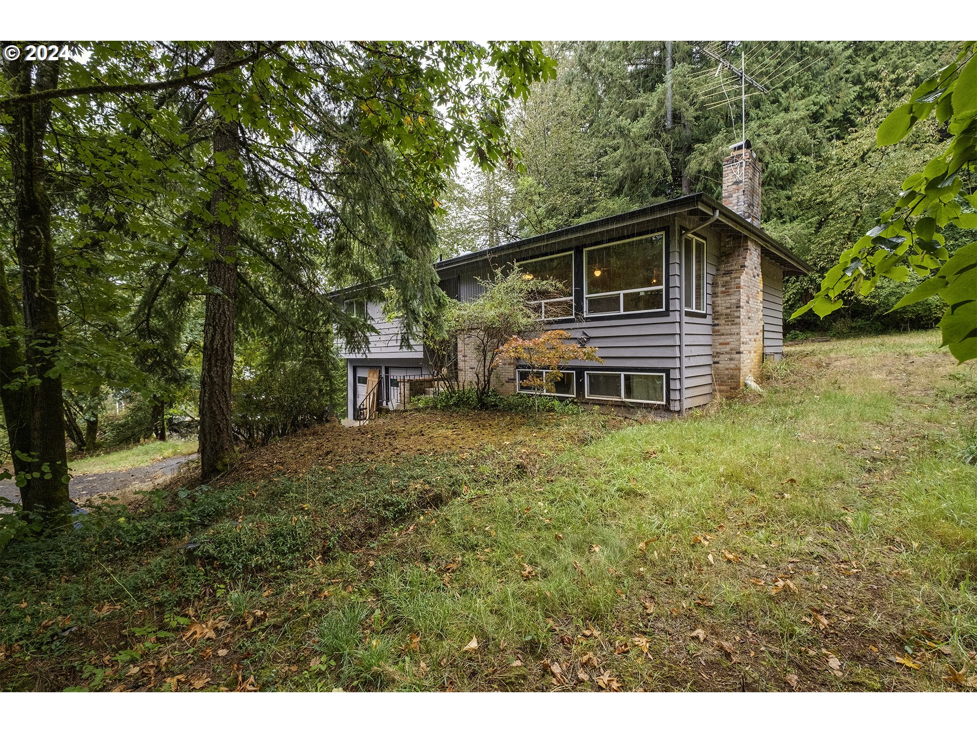 Photo of 34125 CORRAL CREEK RD Newberg OR 97132