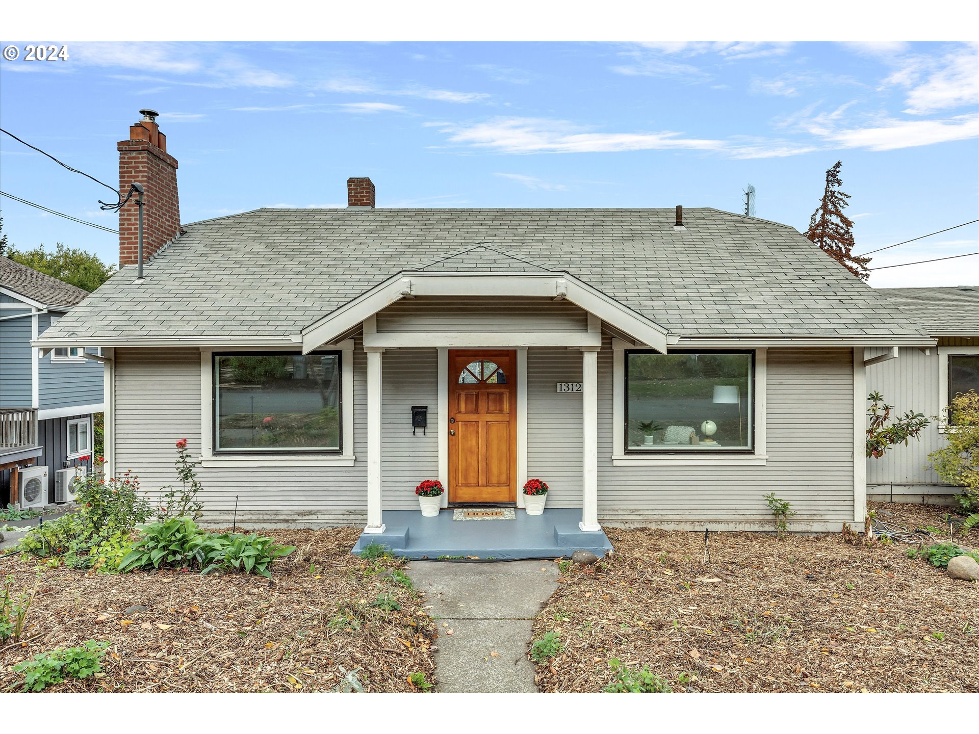 Photo of 1312 Cascade AVE Hood River OR 97031