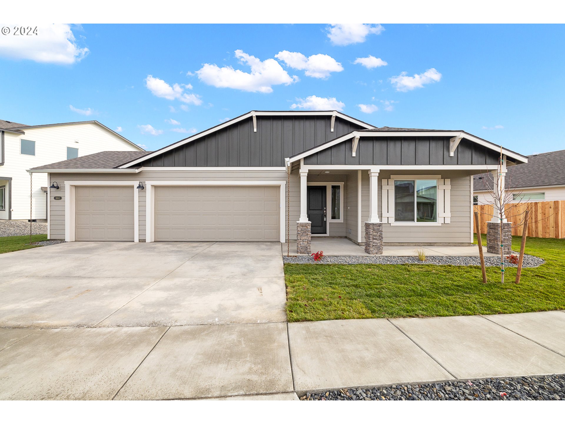 Photo of 1664 8th PL Hermiston OR 97838