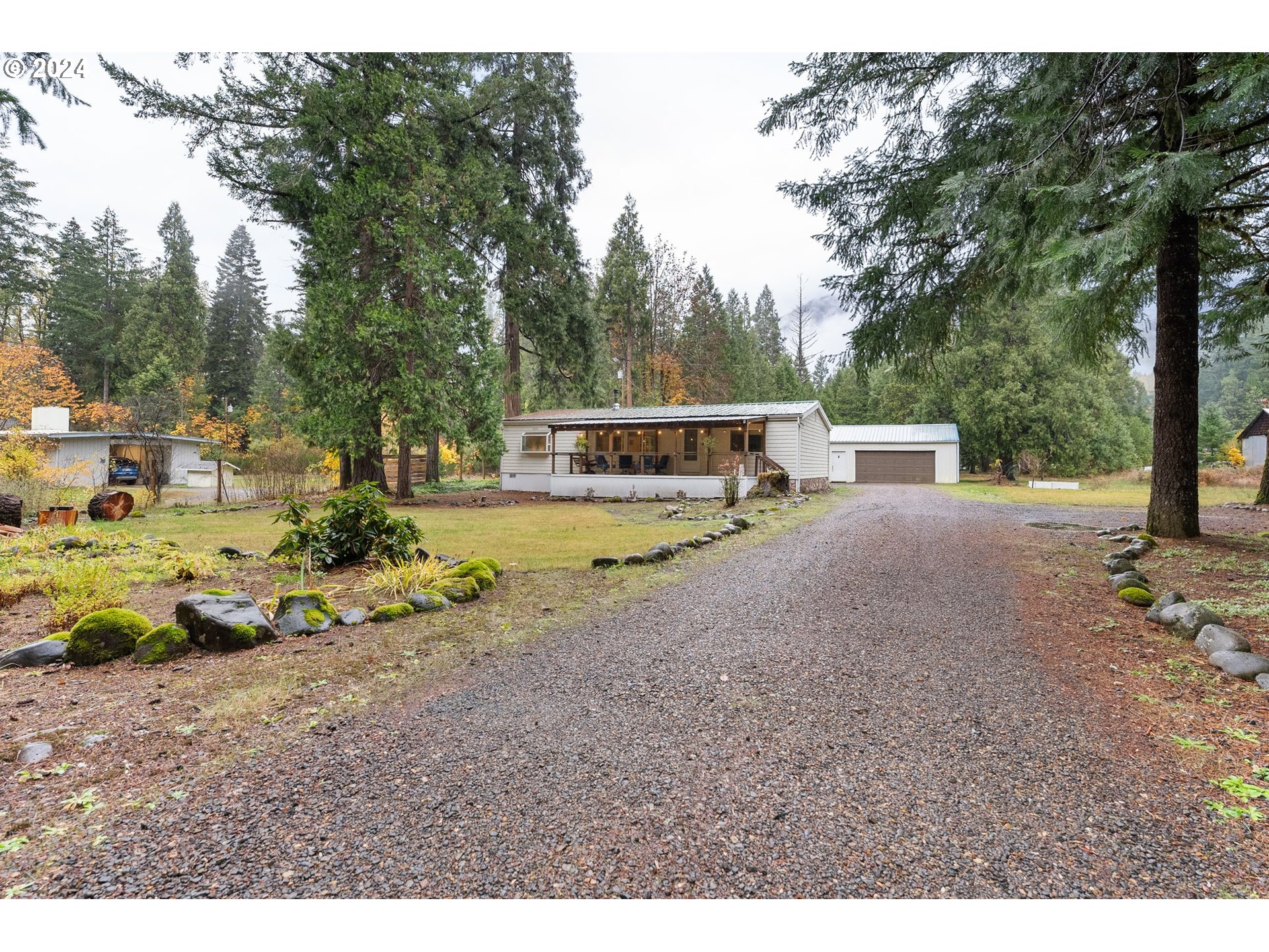 Photo of 55473 MCKENZIE RIVER DR Blue River OR 97413