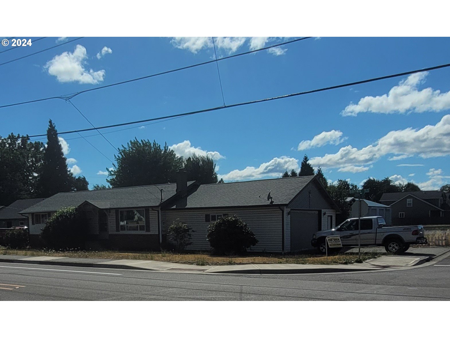 Photo of 2075 BROWN RD Salem OR 97305