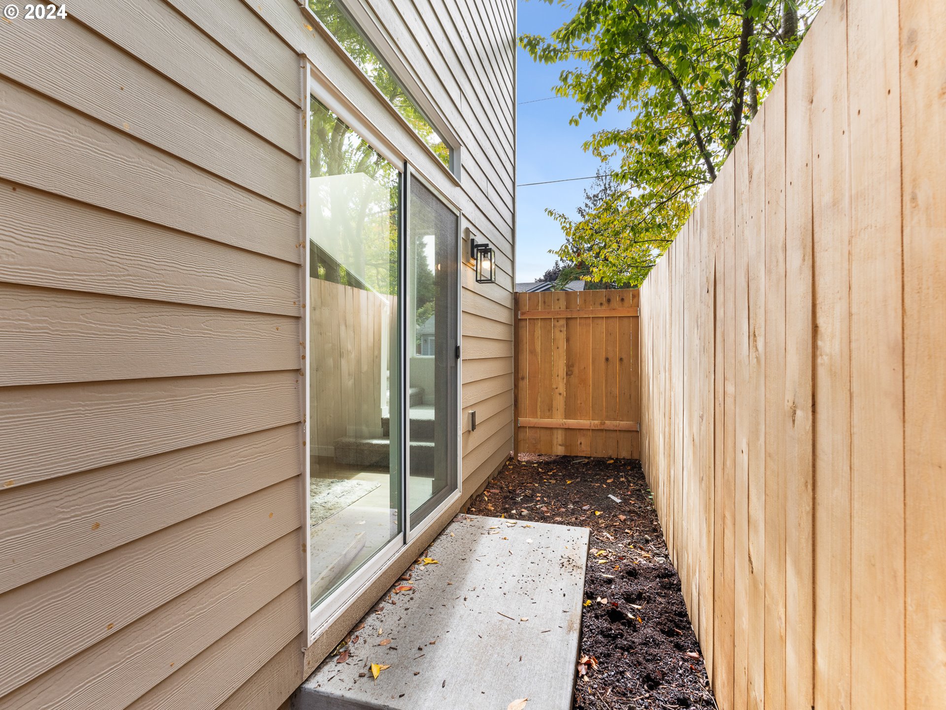 6917 N Bank ST, Portland, OR, 97203