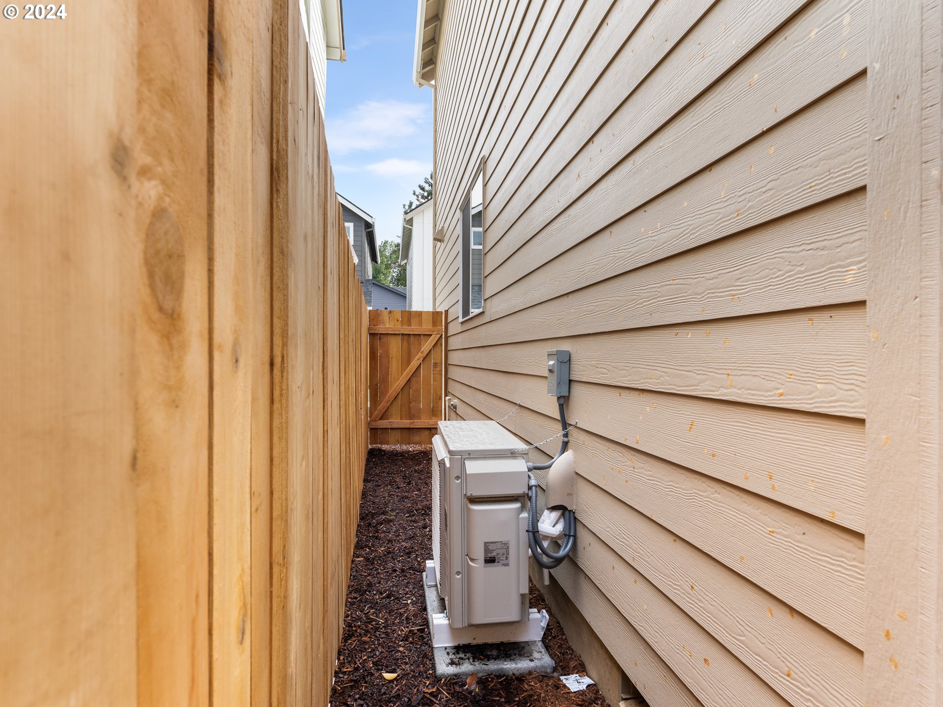 6917 N Bank ST, Portland, OR, 97203