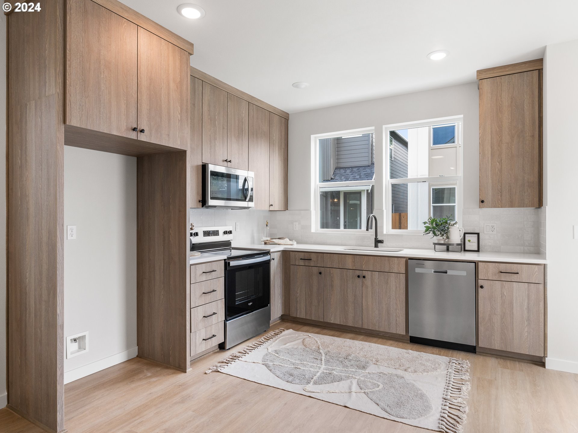 6917 N Bank ST, Portland, OR, 97203