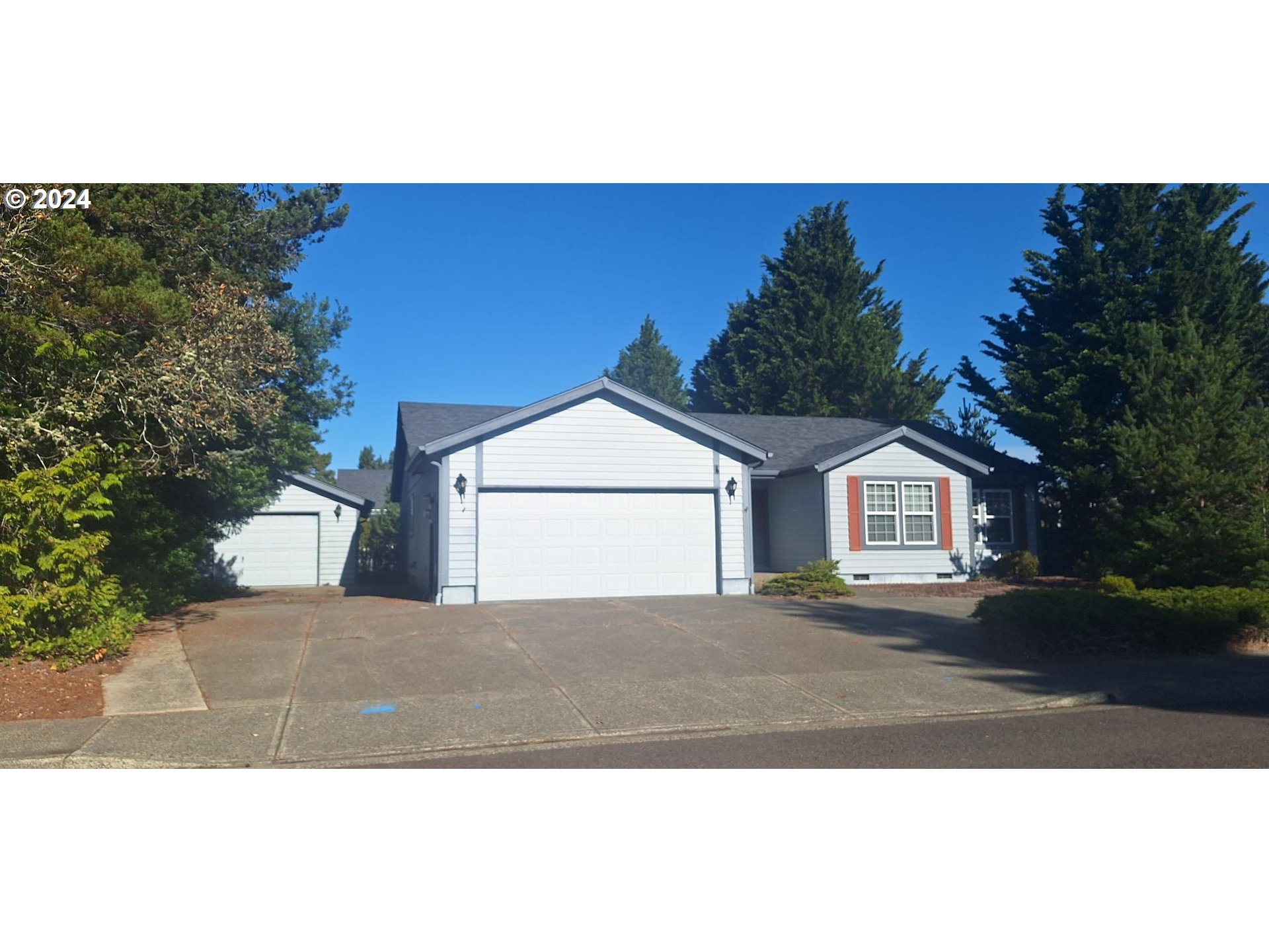 Photo of 3905 MUNSEL CREEK DR Florence OR 97439