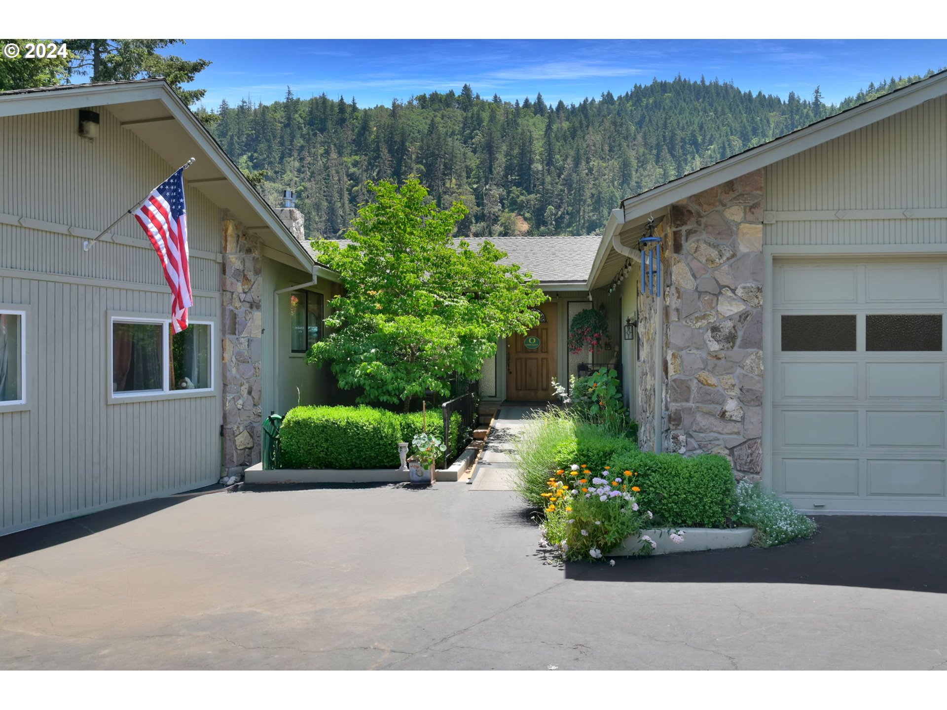 Photo of 70 RIVER DR Roseburg OR 97470