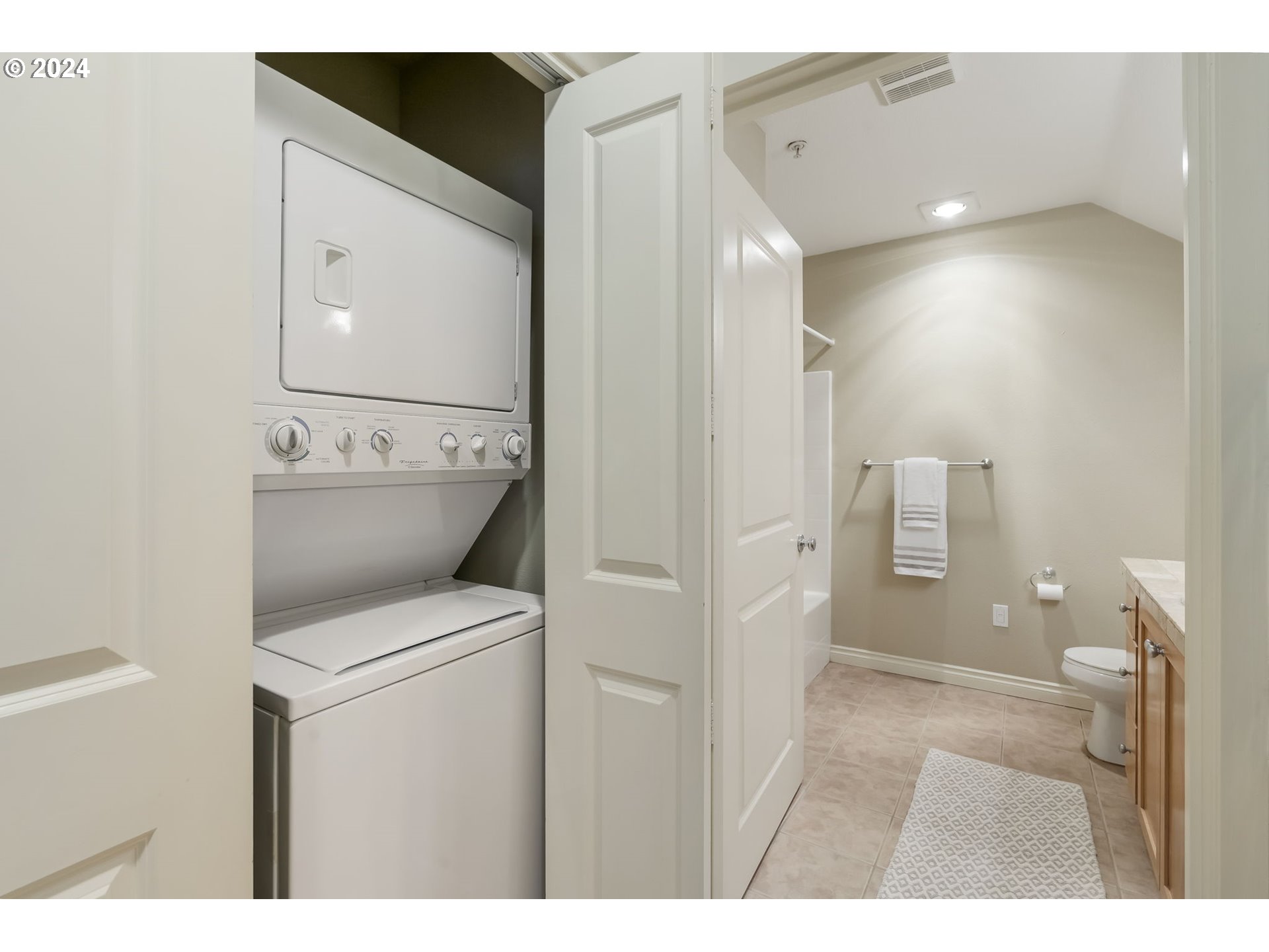 Photo #3: 24525375 Listing 