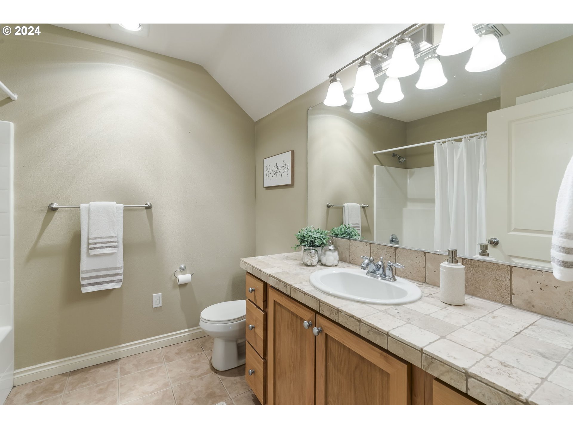 Photo #4: 24525375 Listing 
