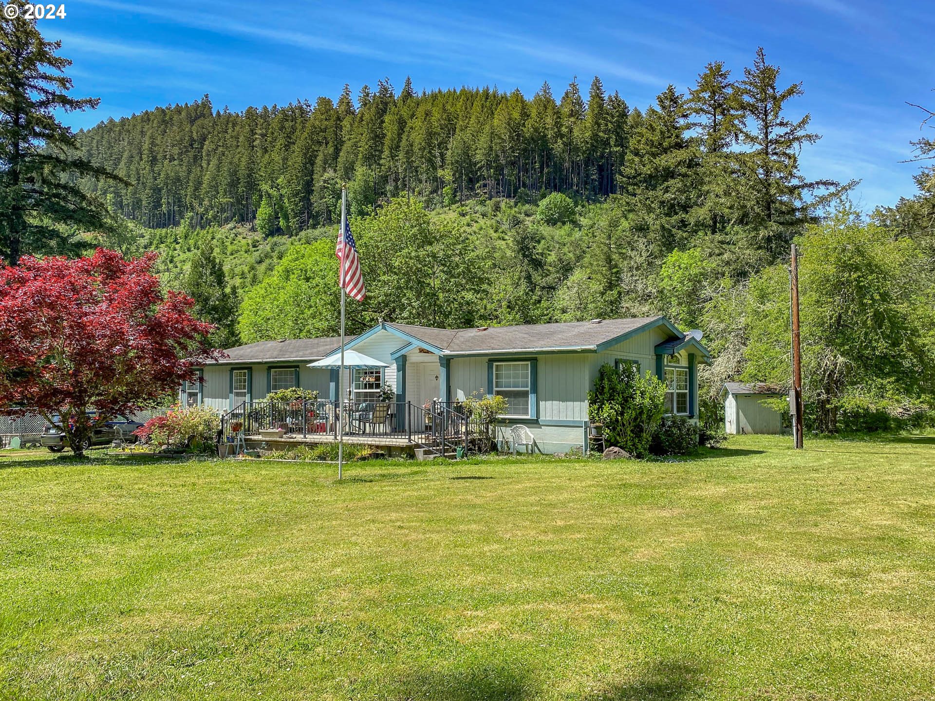 Photo of 230 HINKLE CREEK RD Sutherlin OR 97479