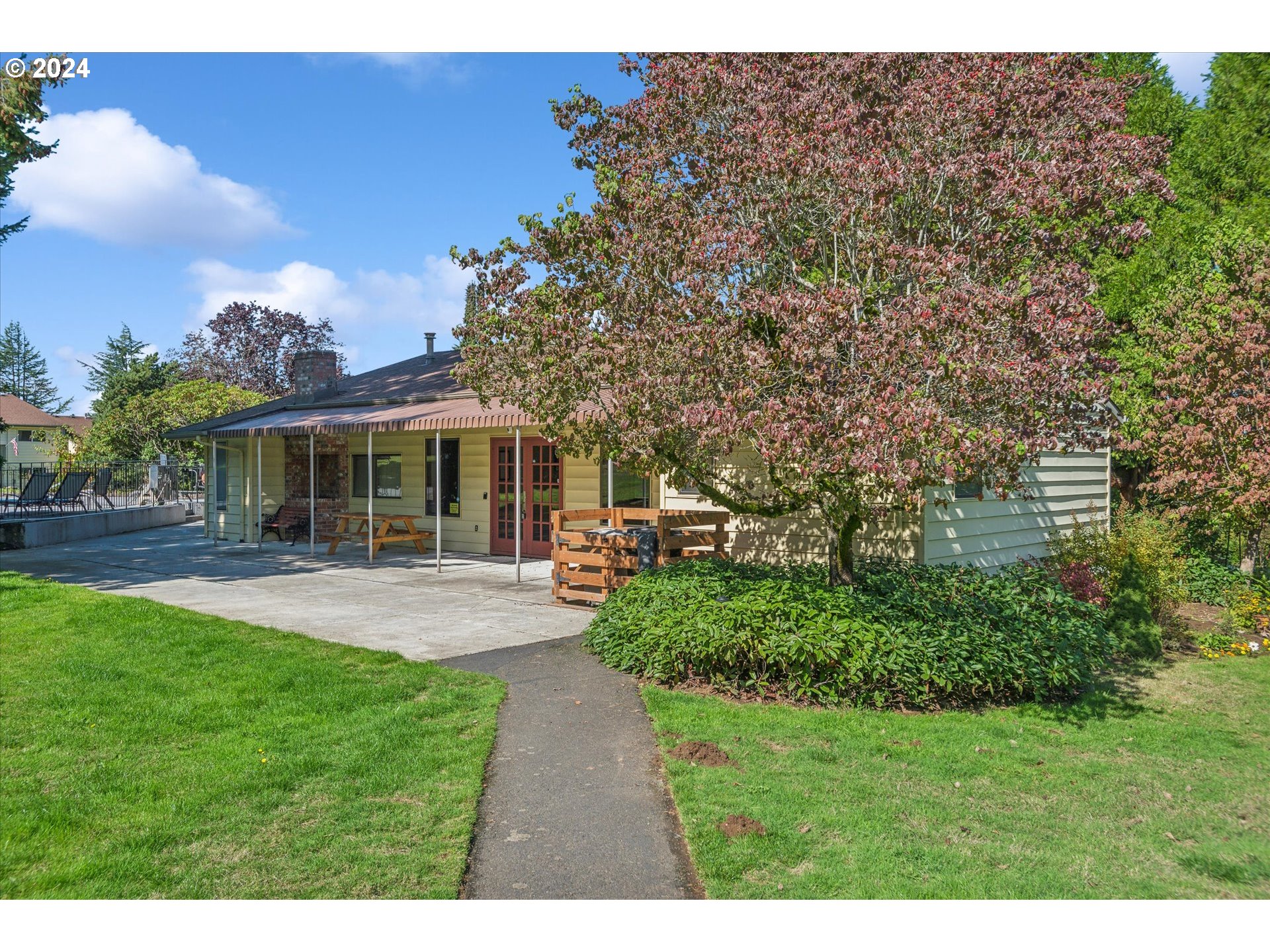 Photo #3: 24528534 Listing 