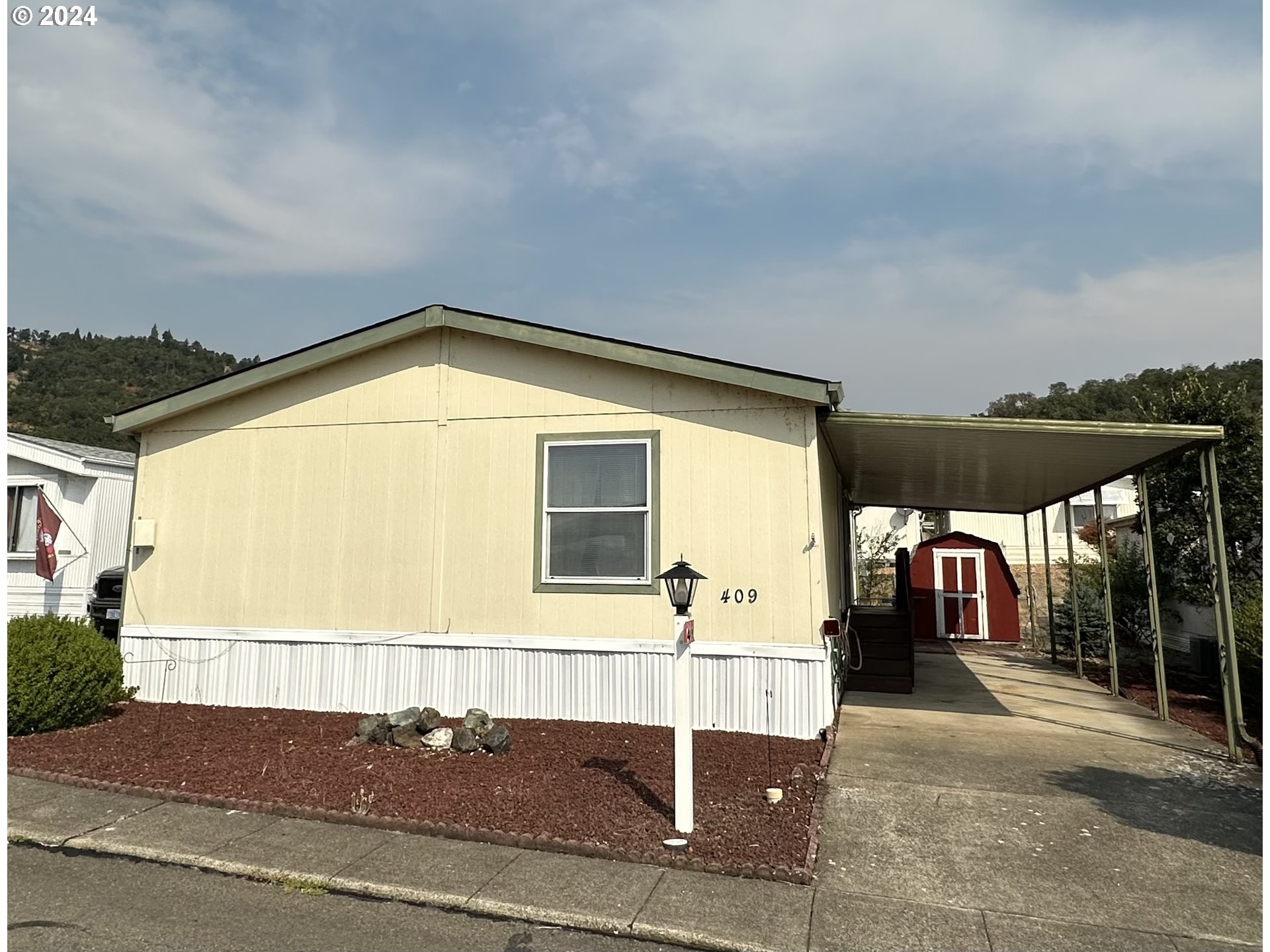 Photo of 409 SHADOW RANCH LN Roseburg OR 97470