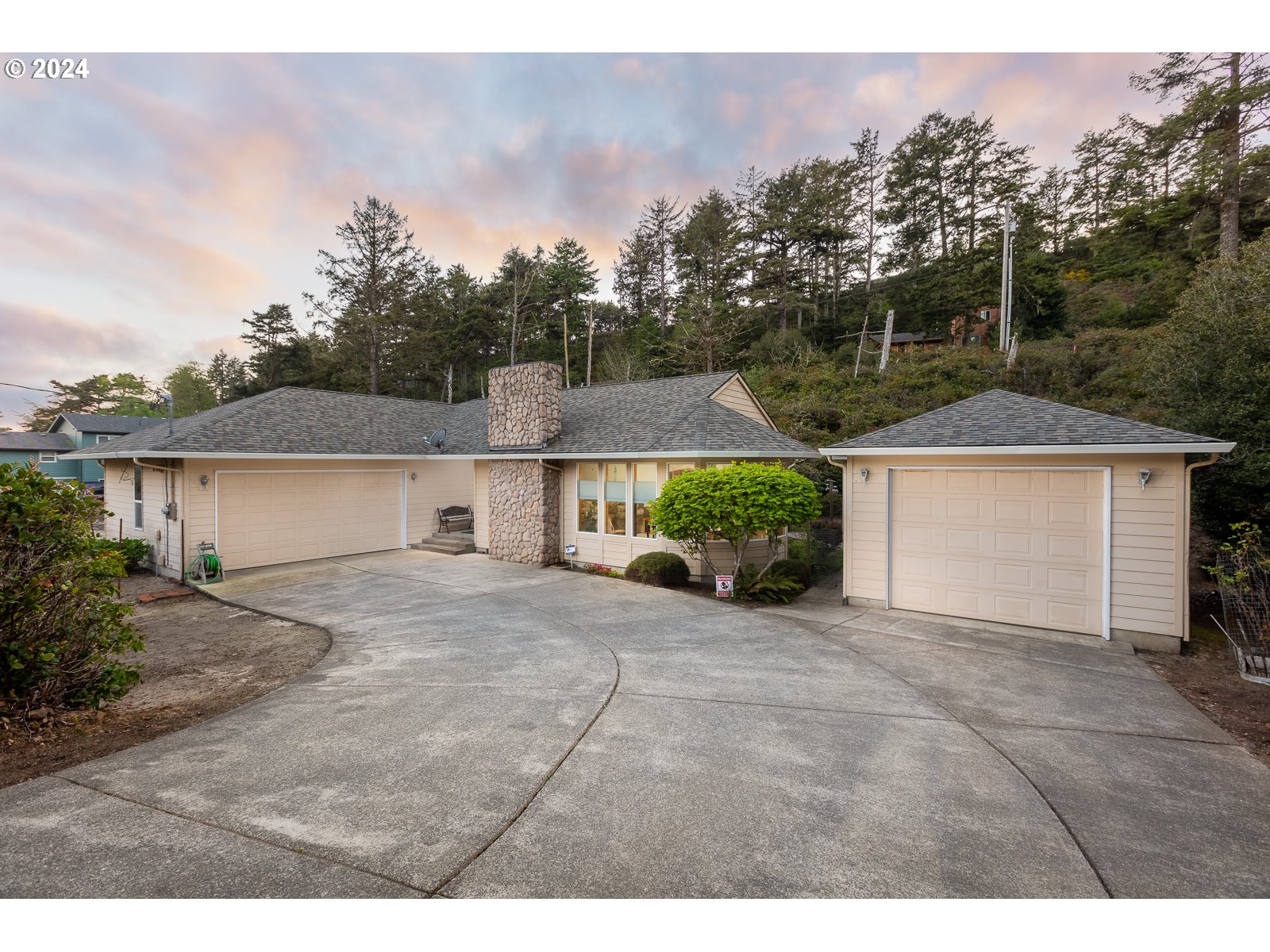 Photo of 32650 CIRCLE DR Pacific City OR 97135