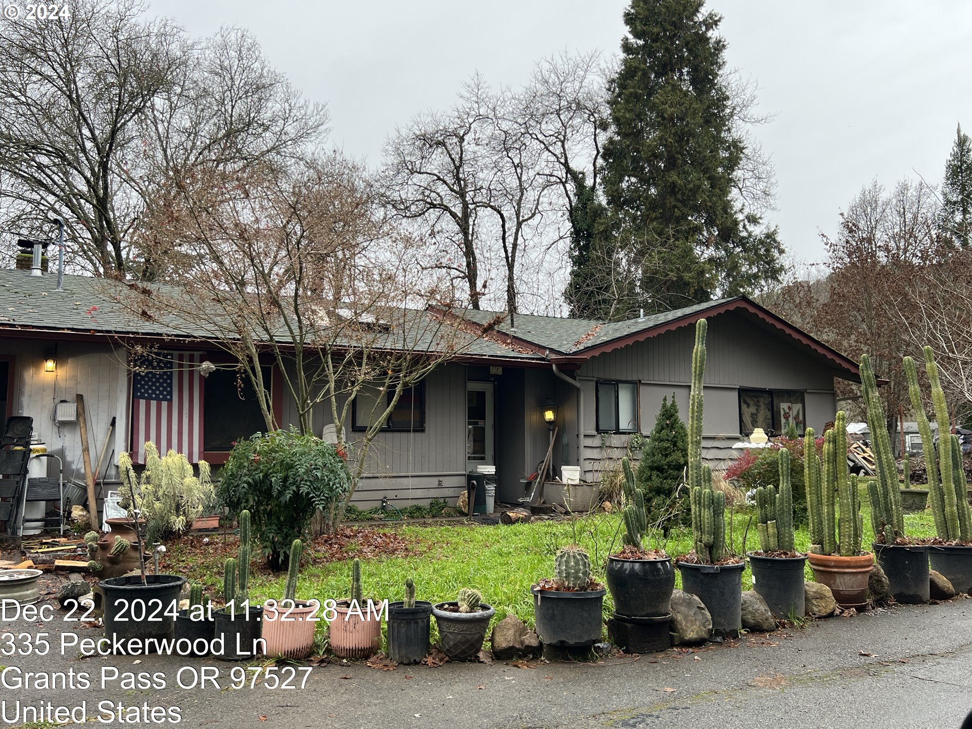 Photo of 344 PECKERWOOD LN Grants Pass OR 97527