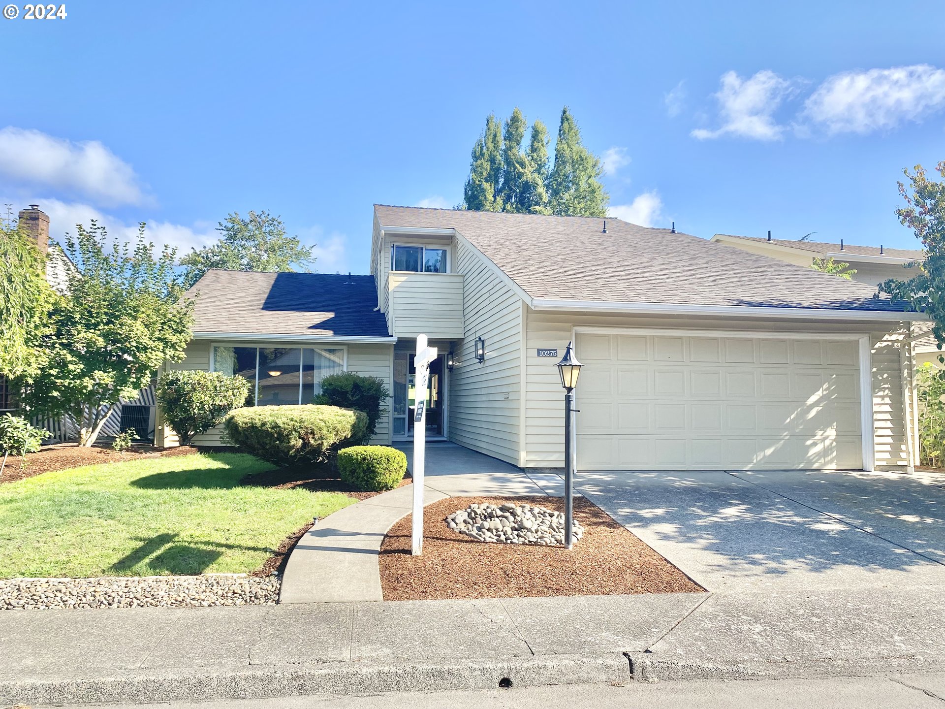 Photo of 10275 CENTURY OAK DR Tigard OR 97224