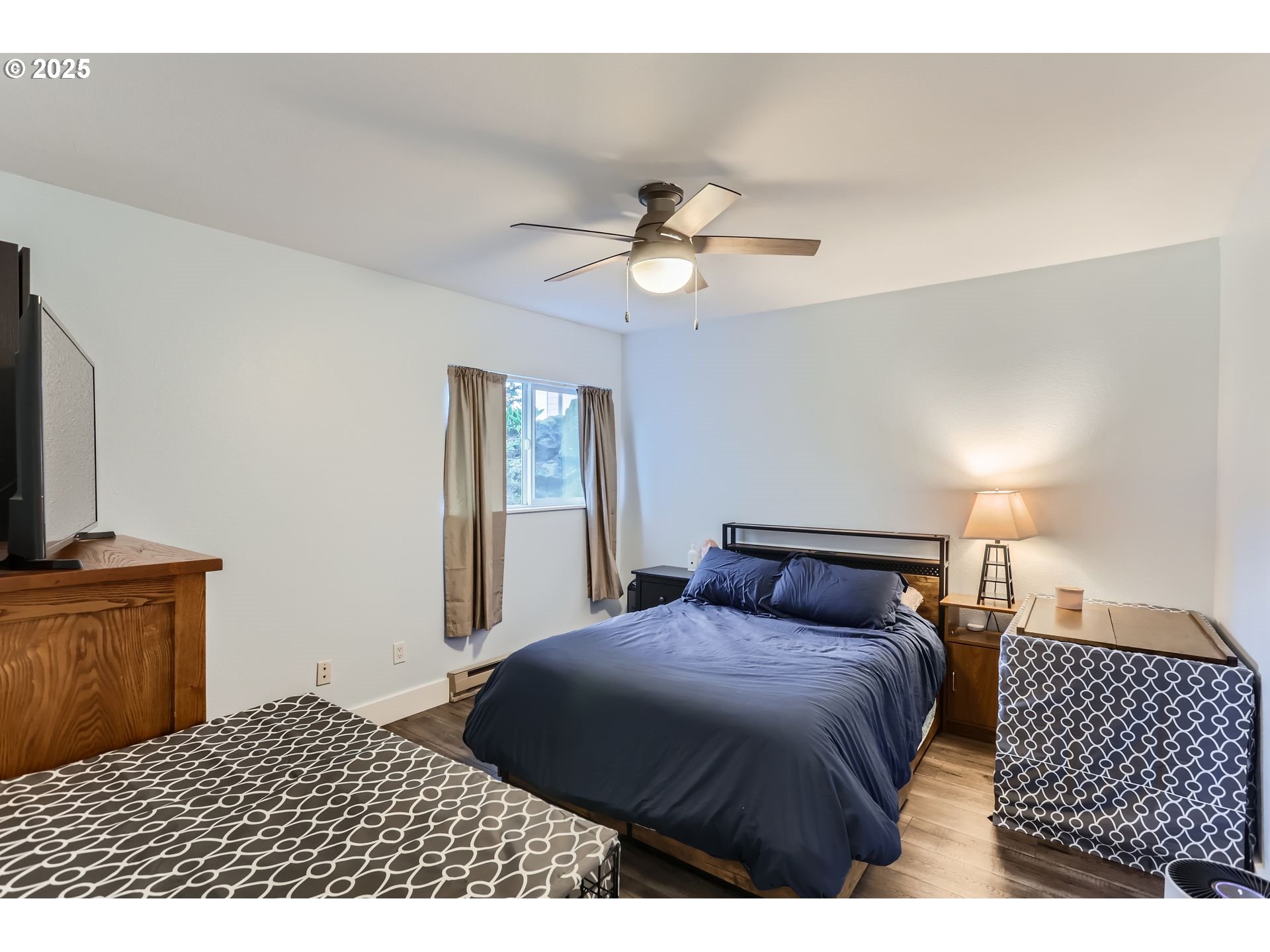 Photo #5: 245507934 Listing 