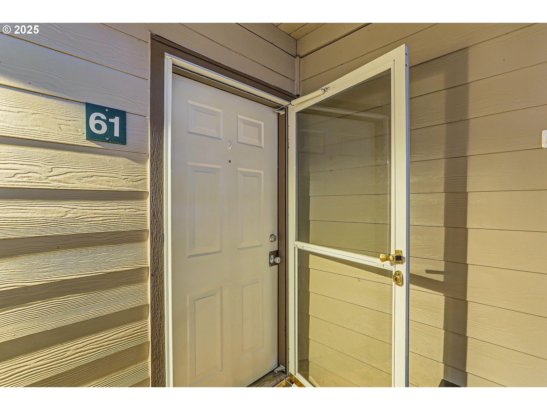 Photo #3: 245507934 Listing 