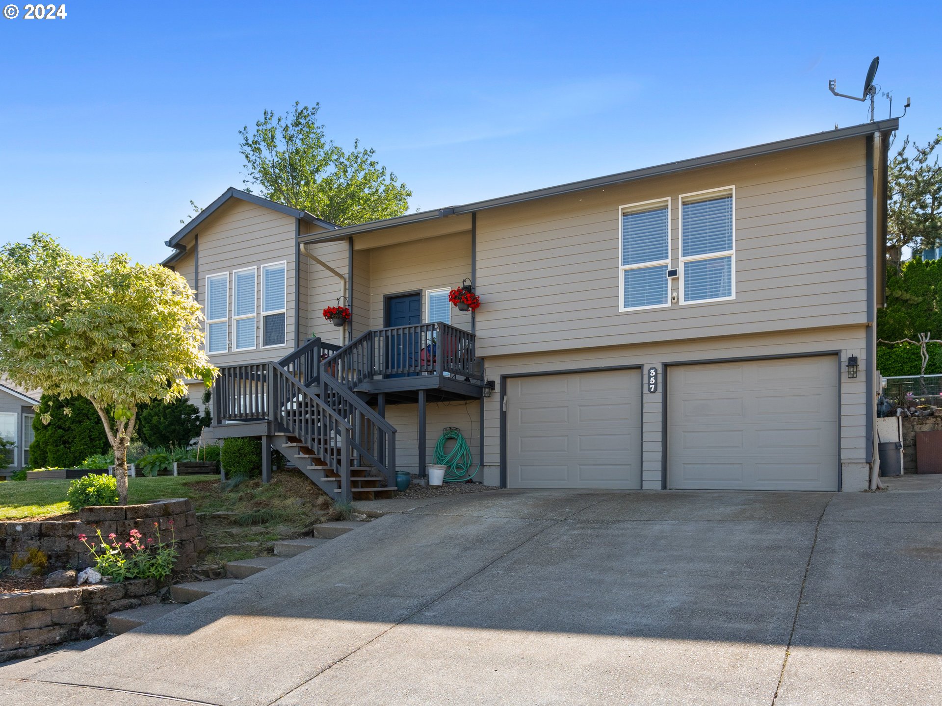 Photo of 357 28TH CT Troutdale OR 97060