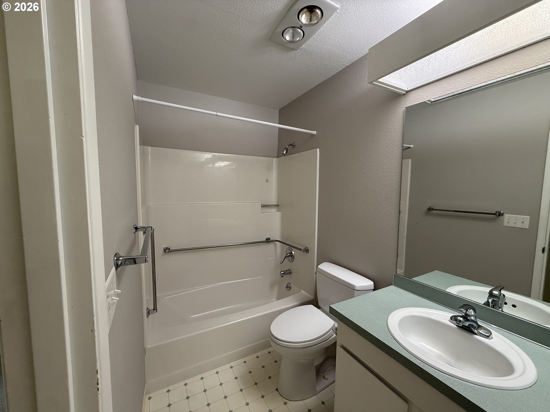 Photo #15: 245581265 Listing: Photo #15