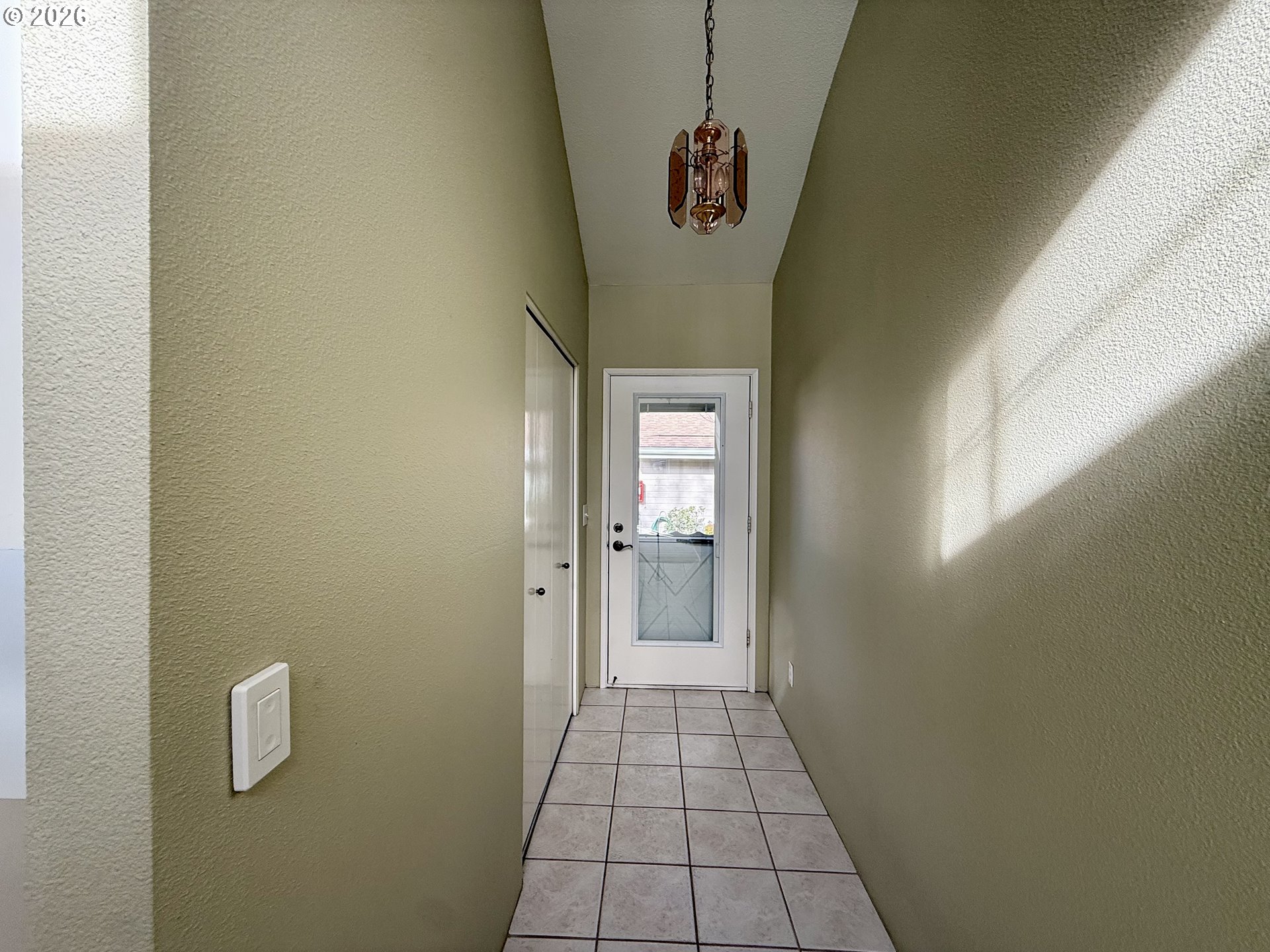 Photo #6: 245581265 Listing: Photo #6