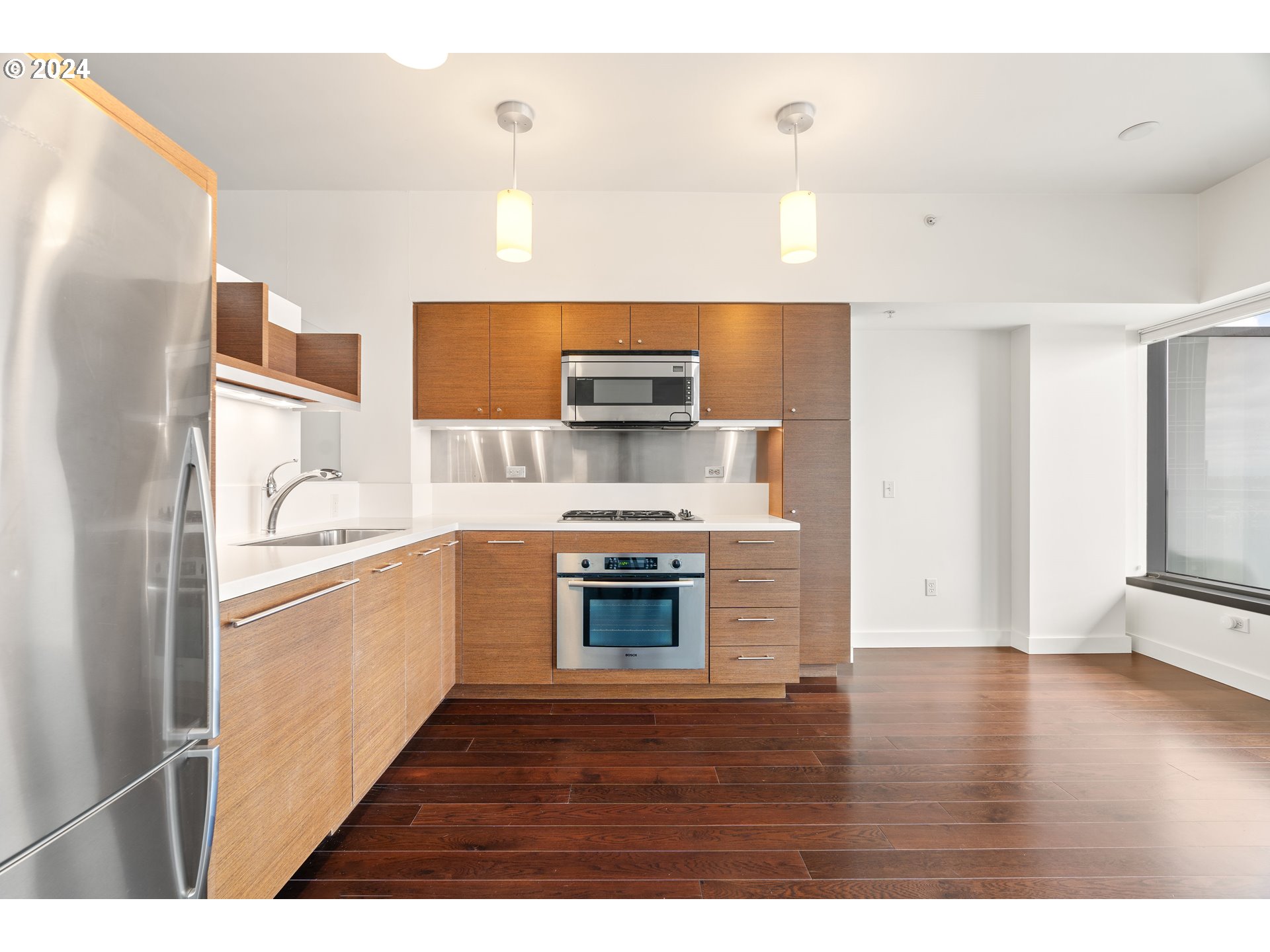 Photo #3: 24558737 Listing 