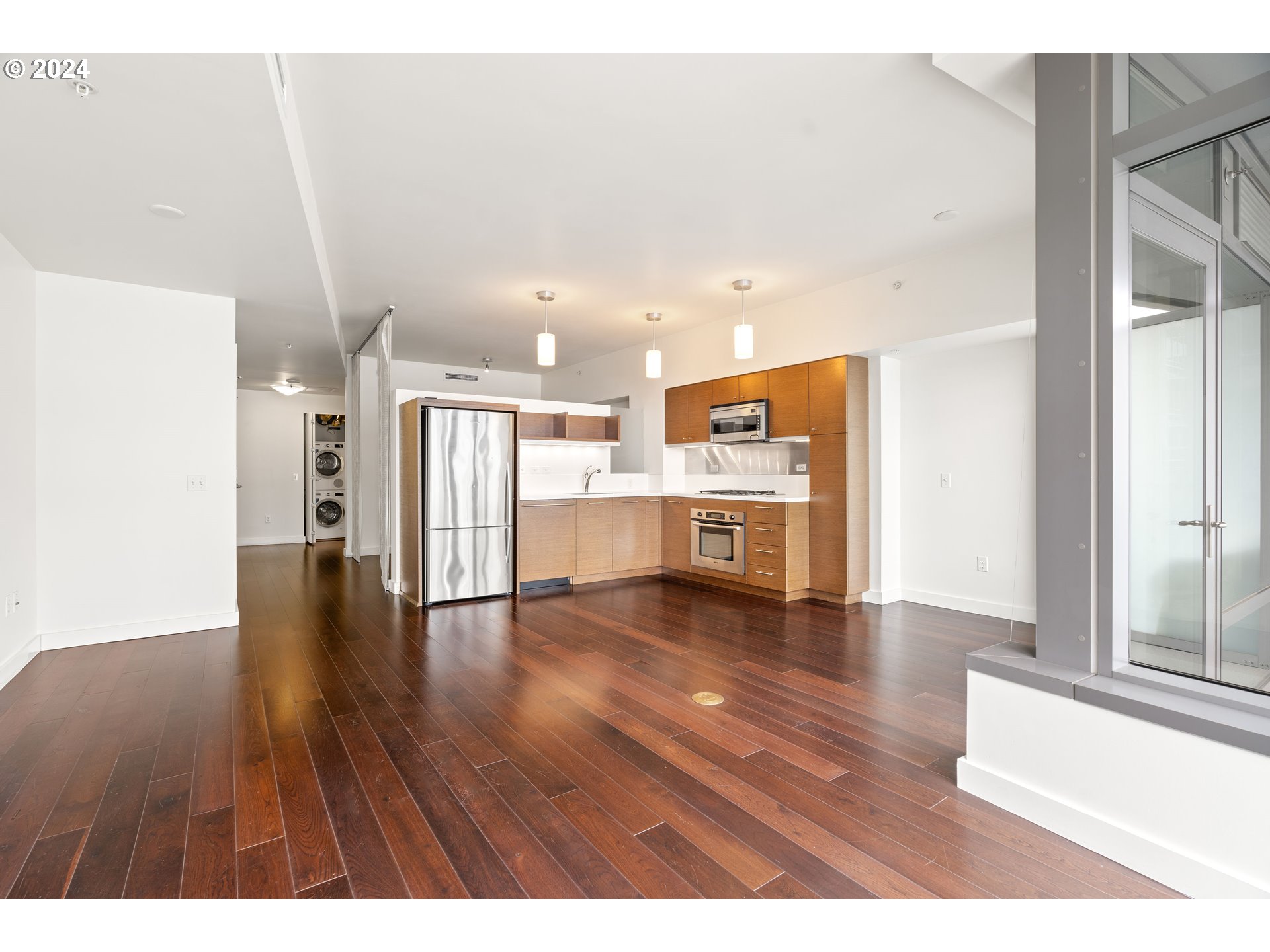 Photo #2: 24558737 Listing 