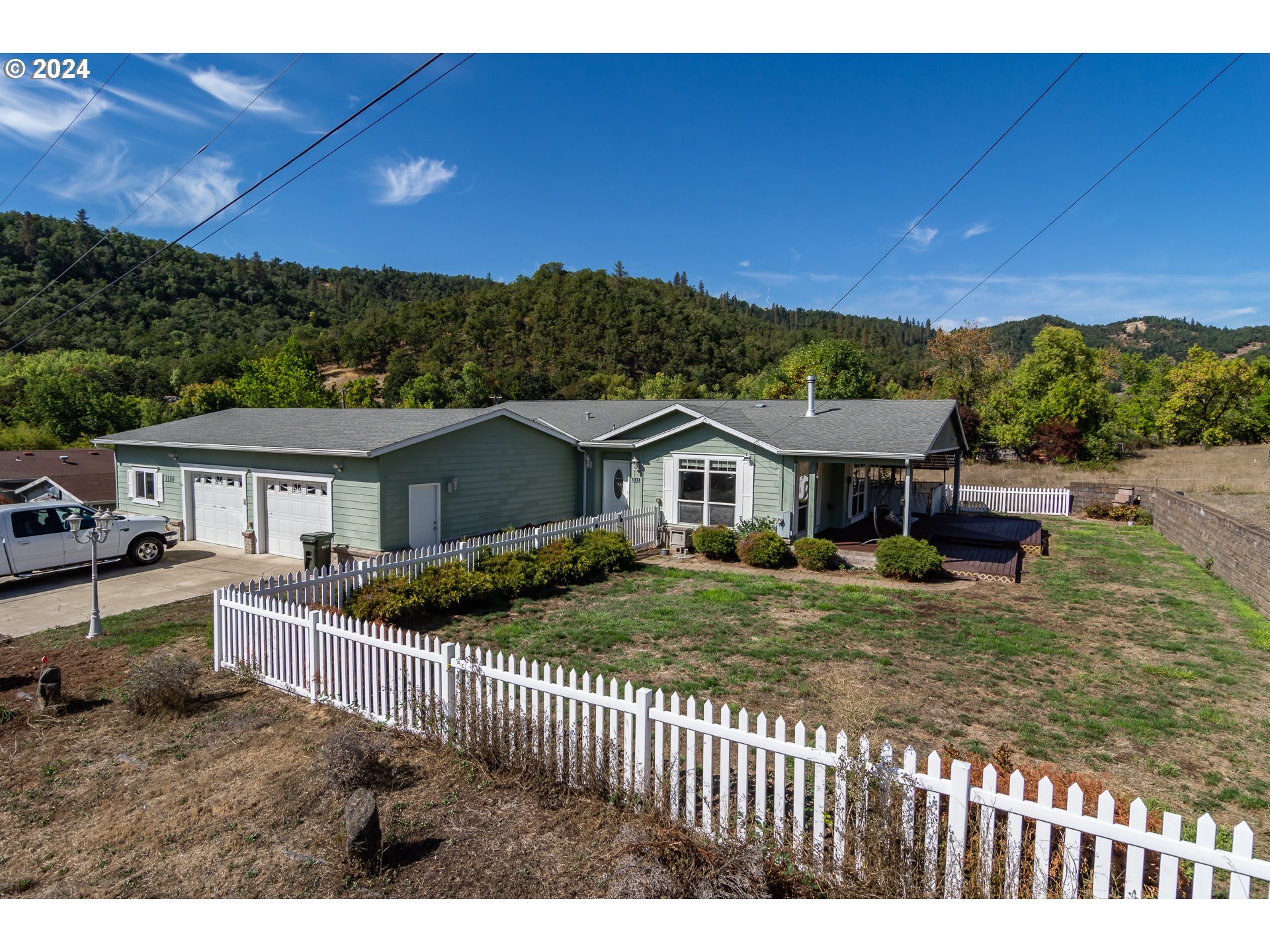 Photo of 1189 RIFLE RANGE ST Roseburg OR 97470