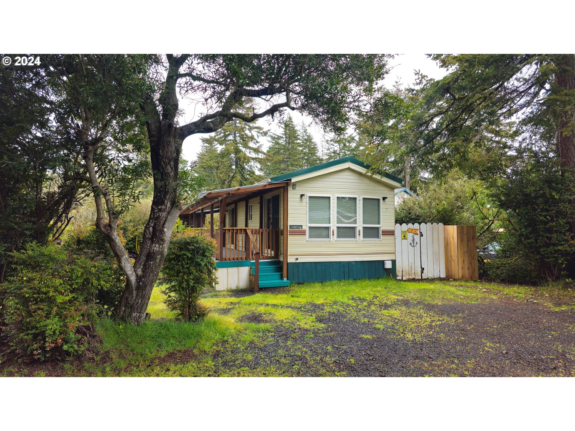 Photo of 196 HUCKLEBERRY LN Florence OR 97439