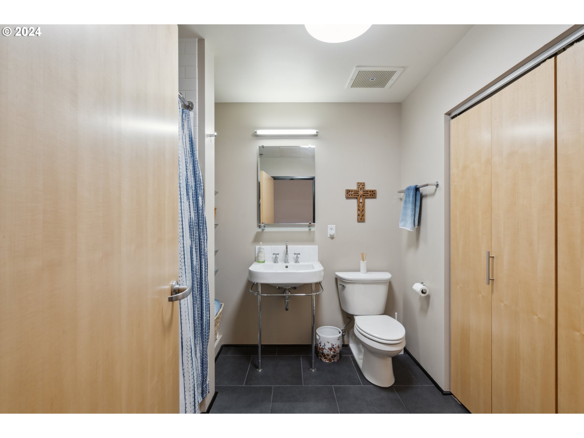 Photo #3: 24561983 Listing 