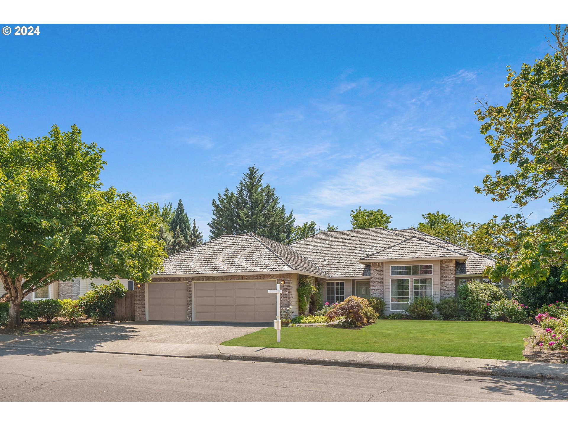 Photo of 16156 DEWBERRY LN Tigard OR 97223