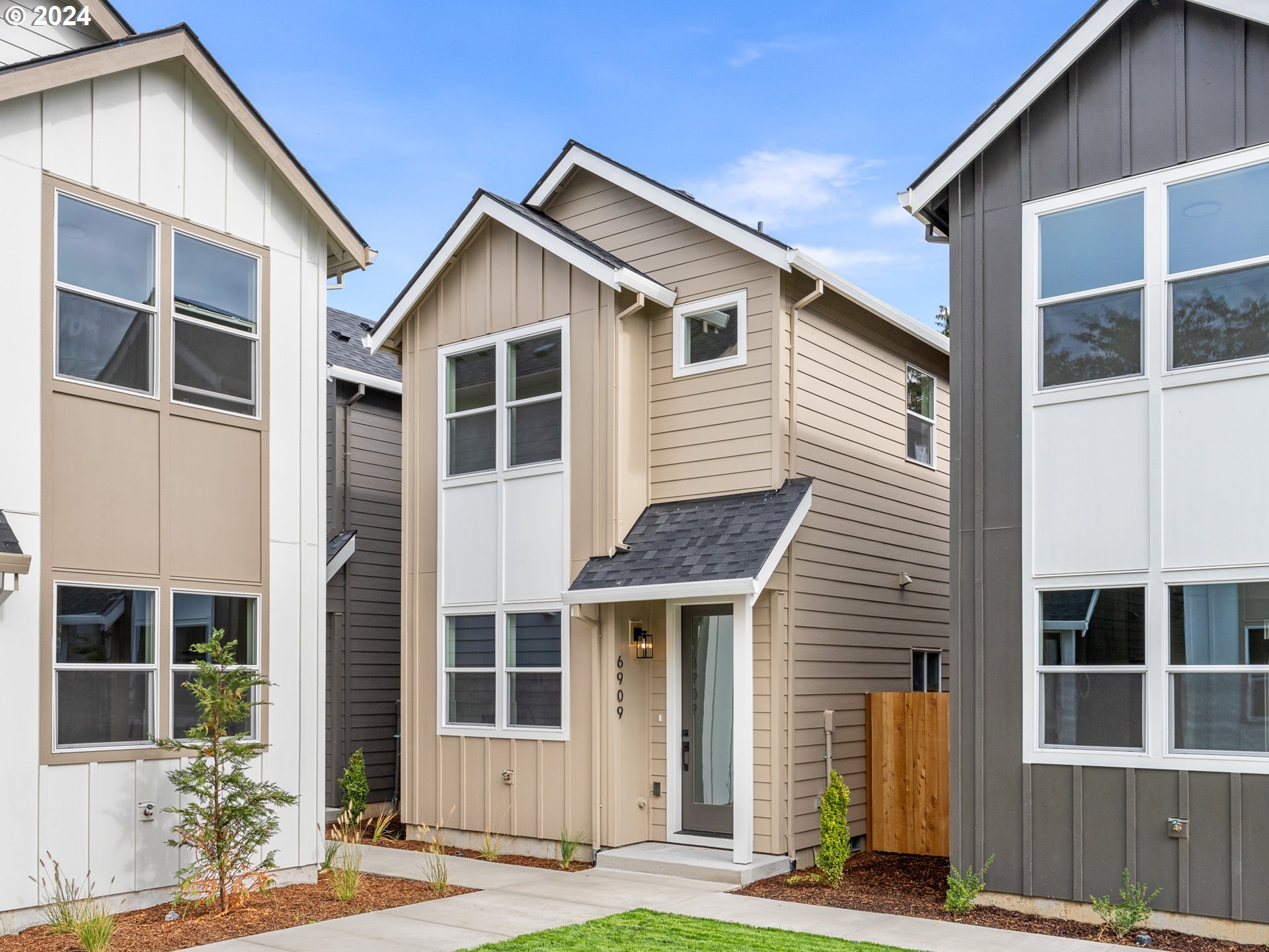 6909 N Bank ST, Portland, OR, 97203
