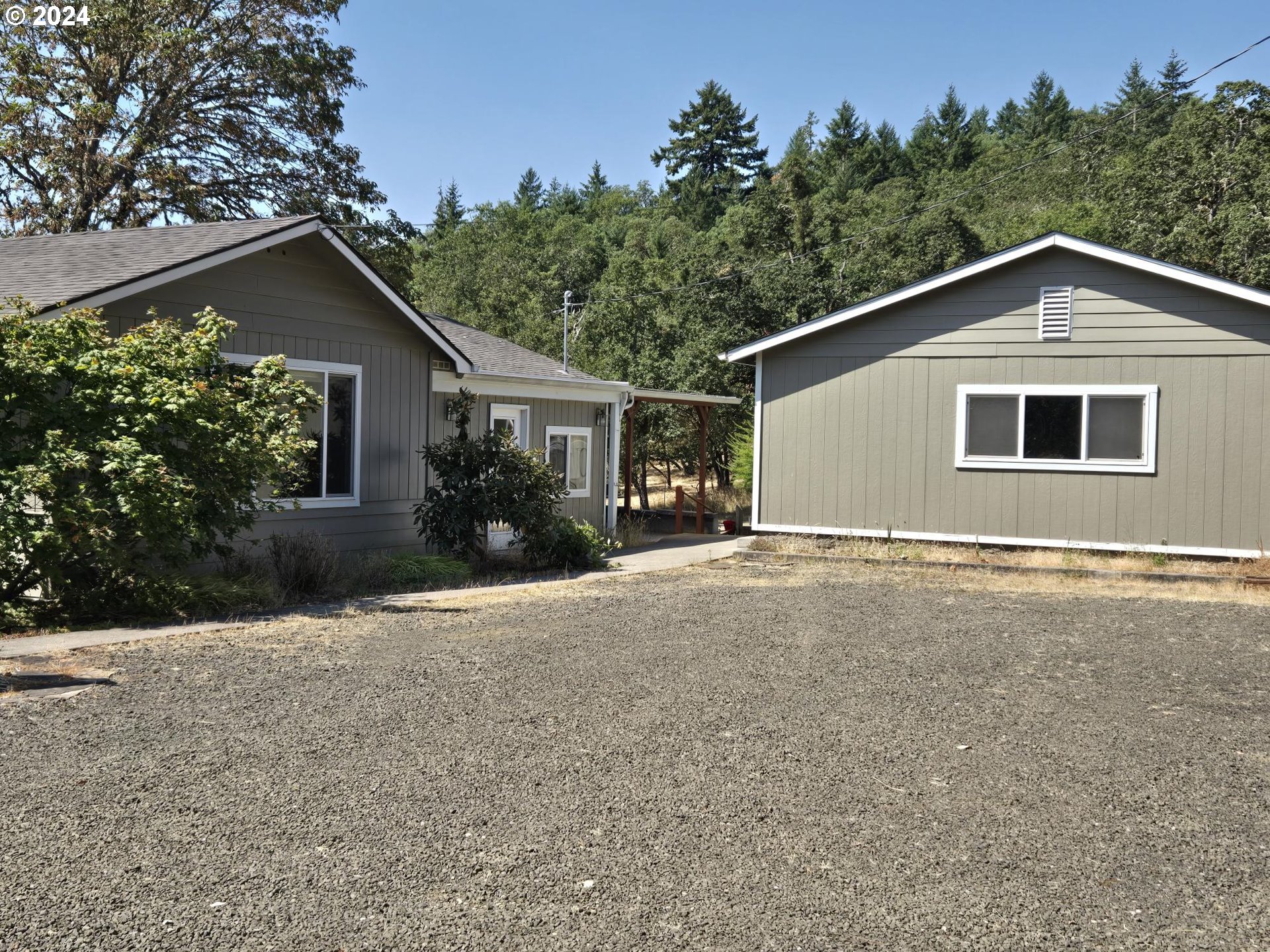 Photo of 212 CARLTON LN Roseburg OR 97471