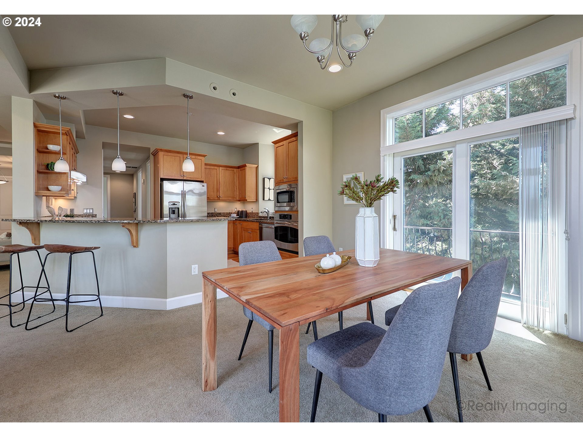 Photo #11 Kitchen/Dining Room