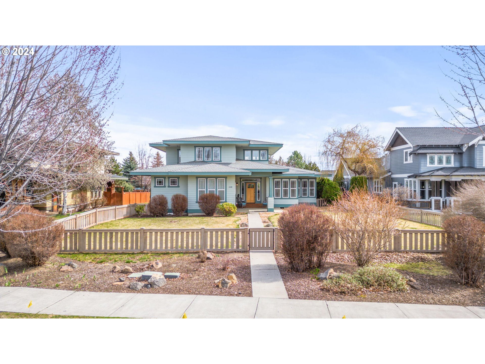 1008 NW 15TH ST, Redmond, OR 