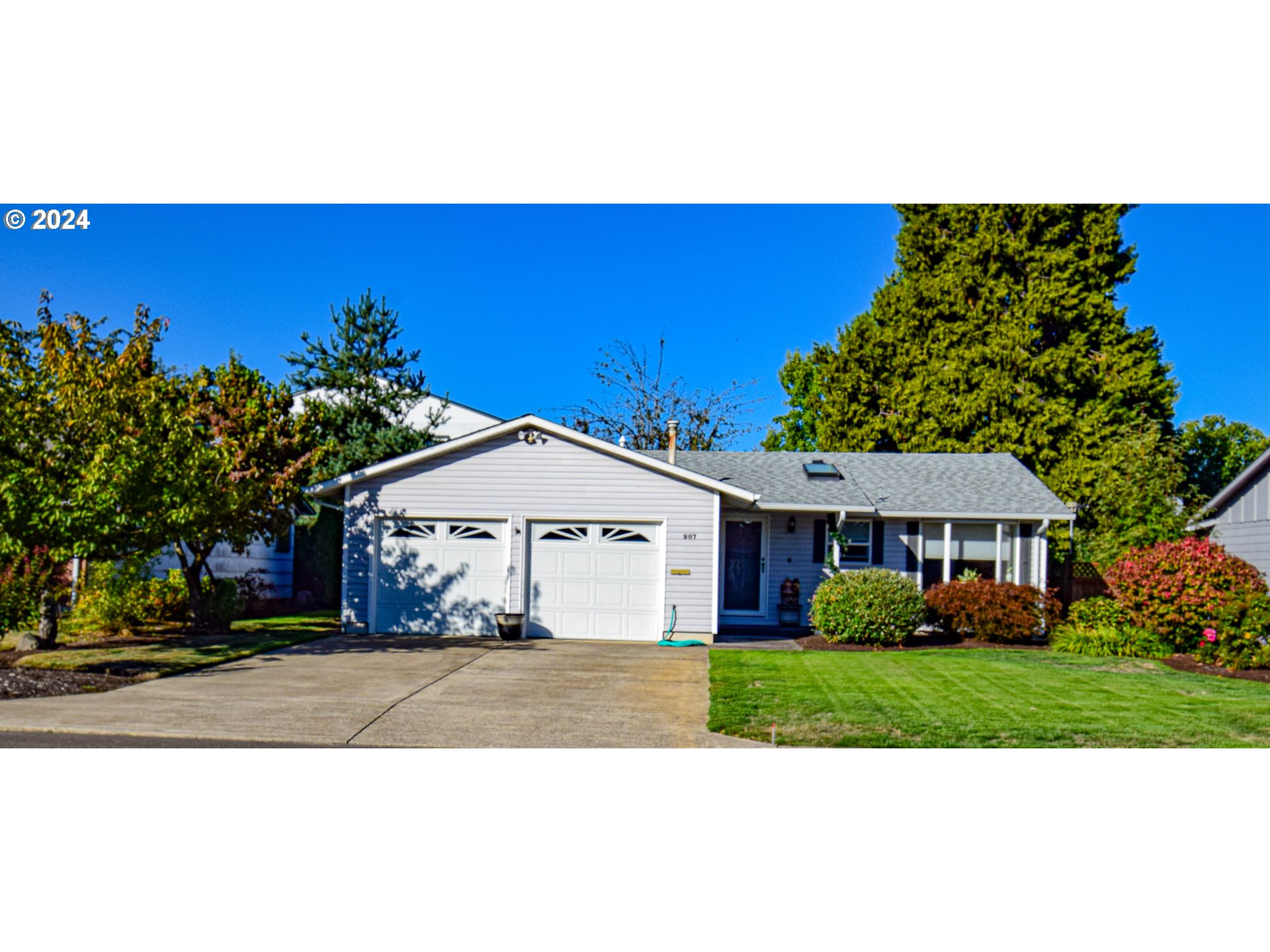 Photo of 907 OREGON WAY Woodburn OR 97071