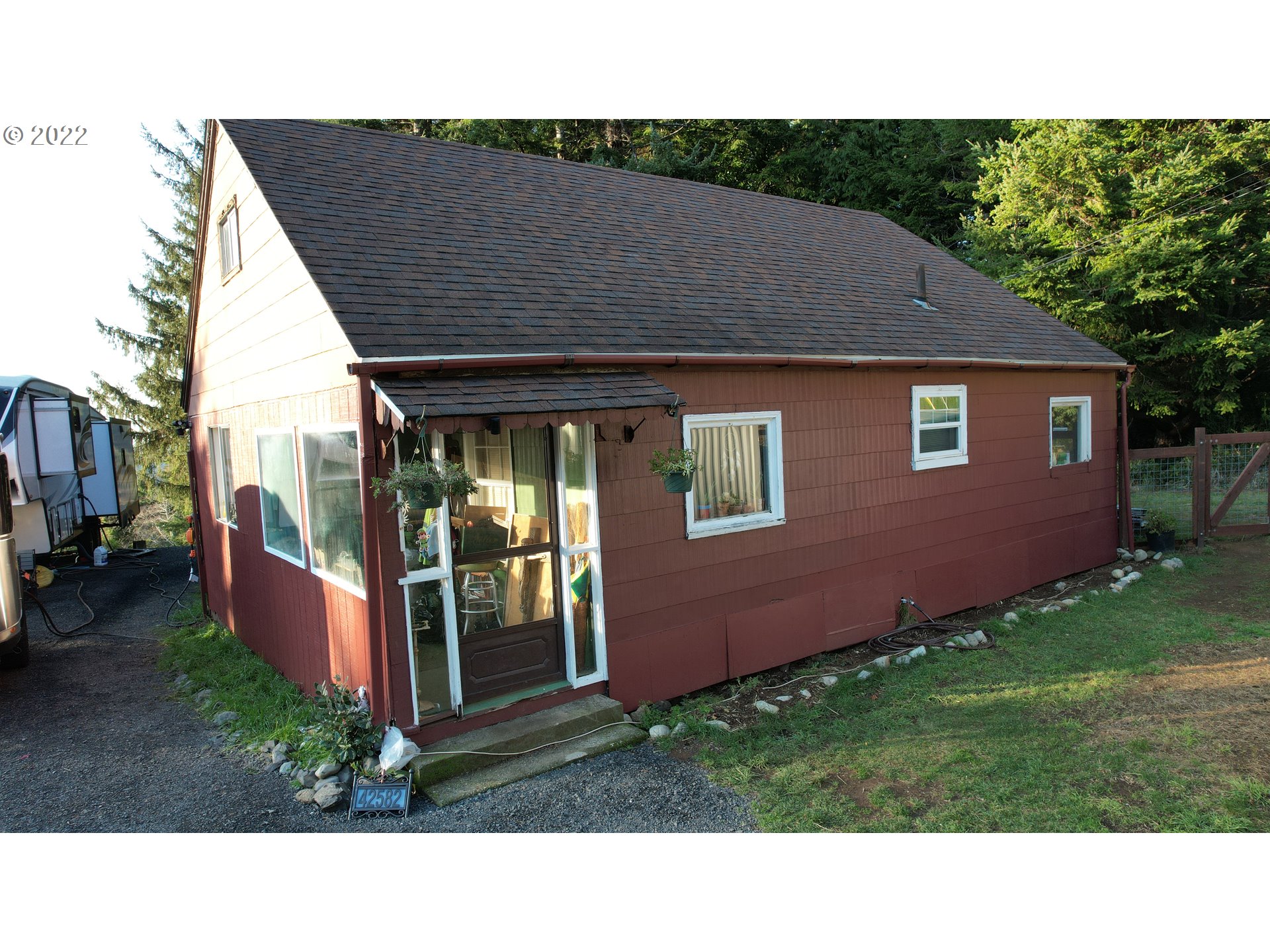 42582 HENSLEY HILL RD, Port Orford, OR 