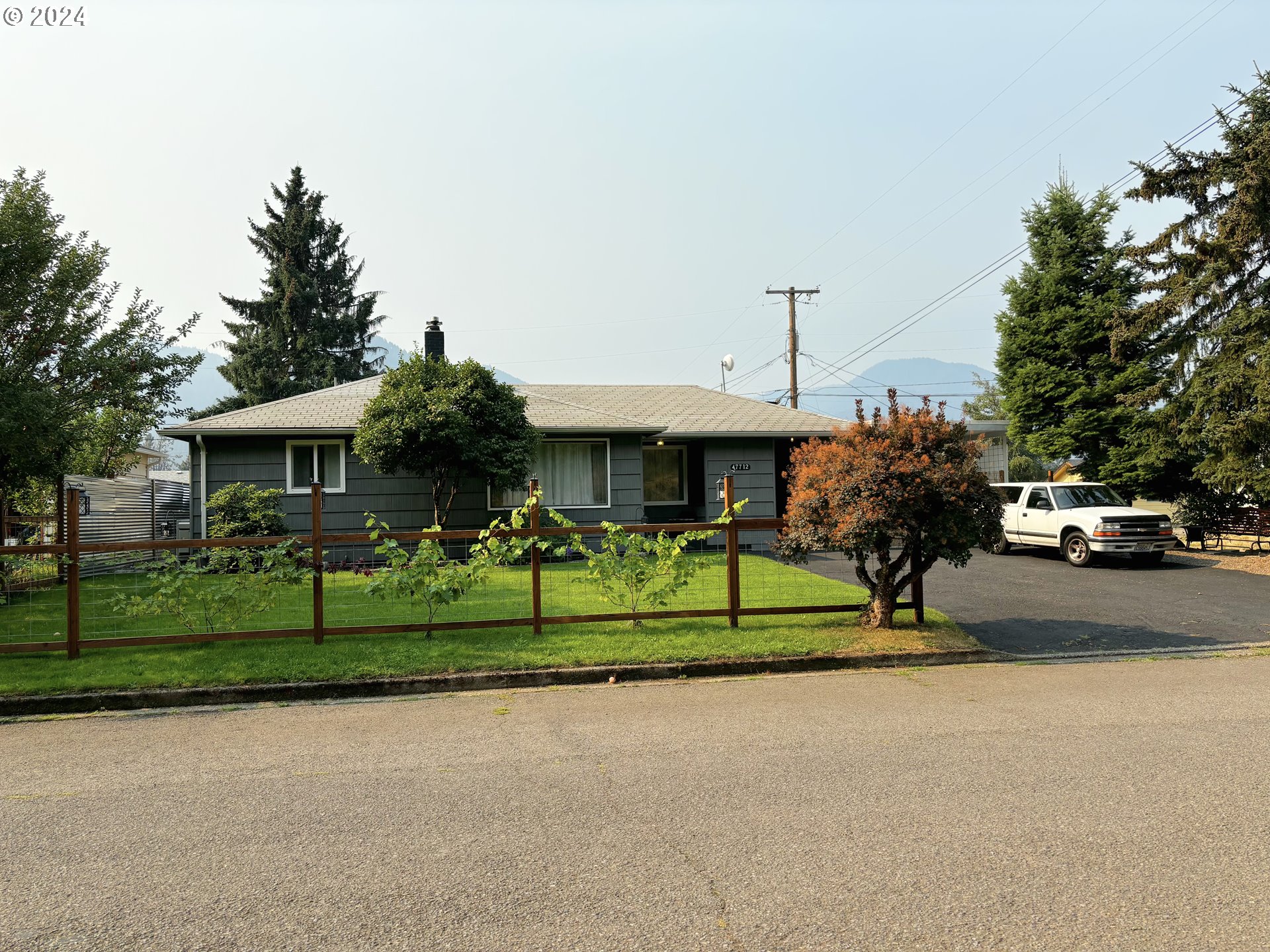 Photo of 47712 PORTAL DR Oakridge OR 97463