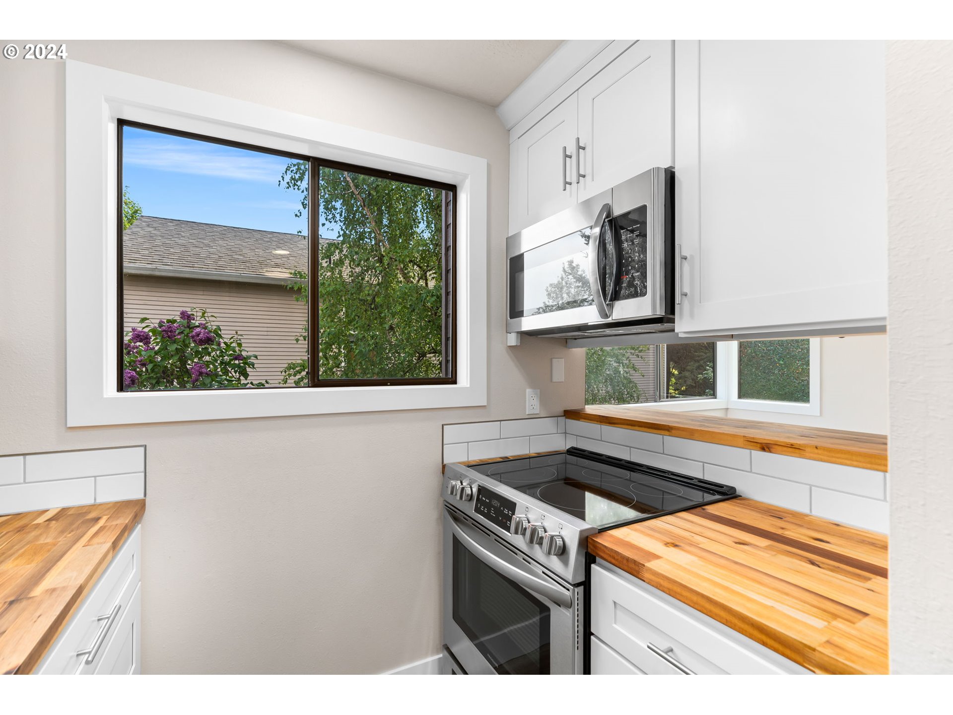 Photo #4: 24587096 Listing 