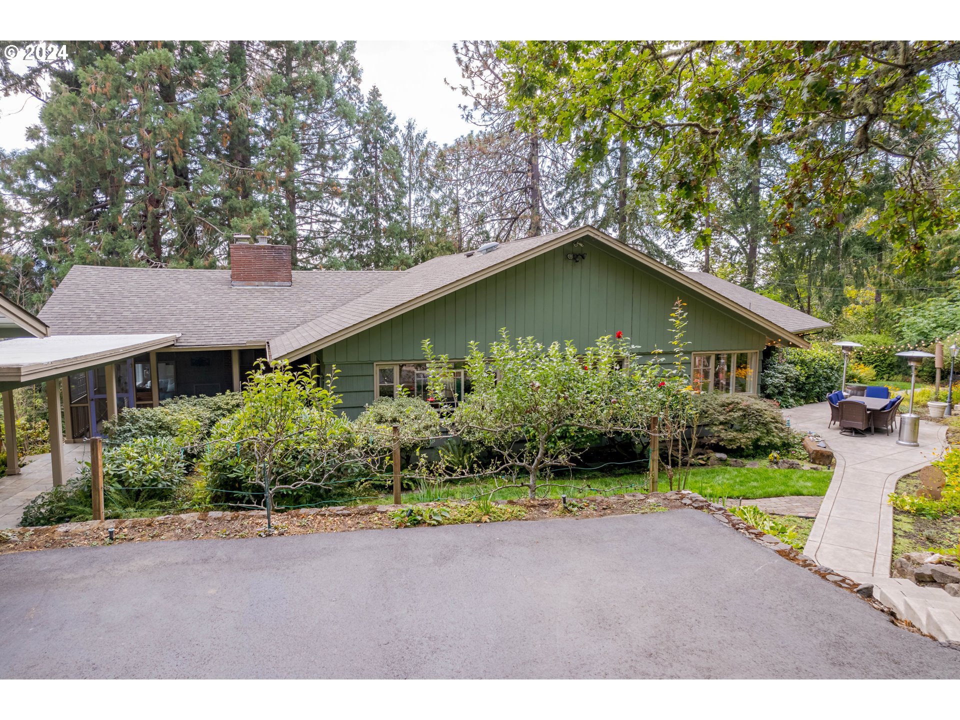 Photo of 2290 SPRING BLVD Eugene OR 97403