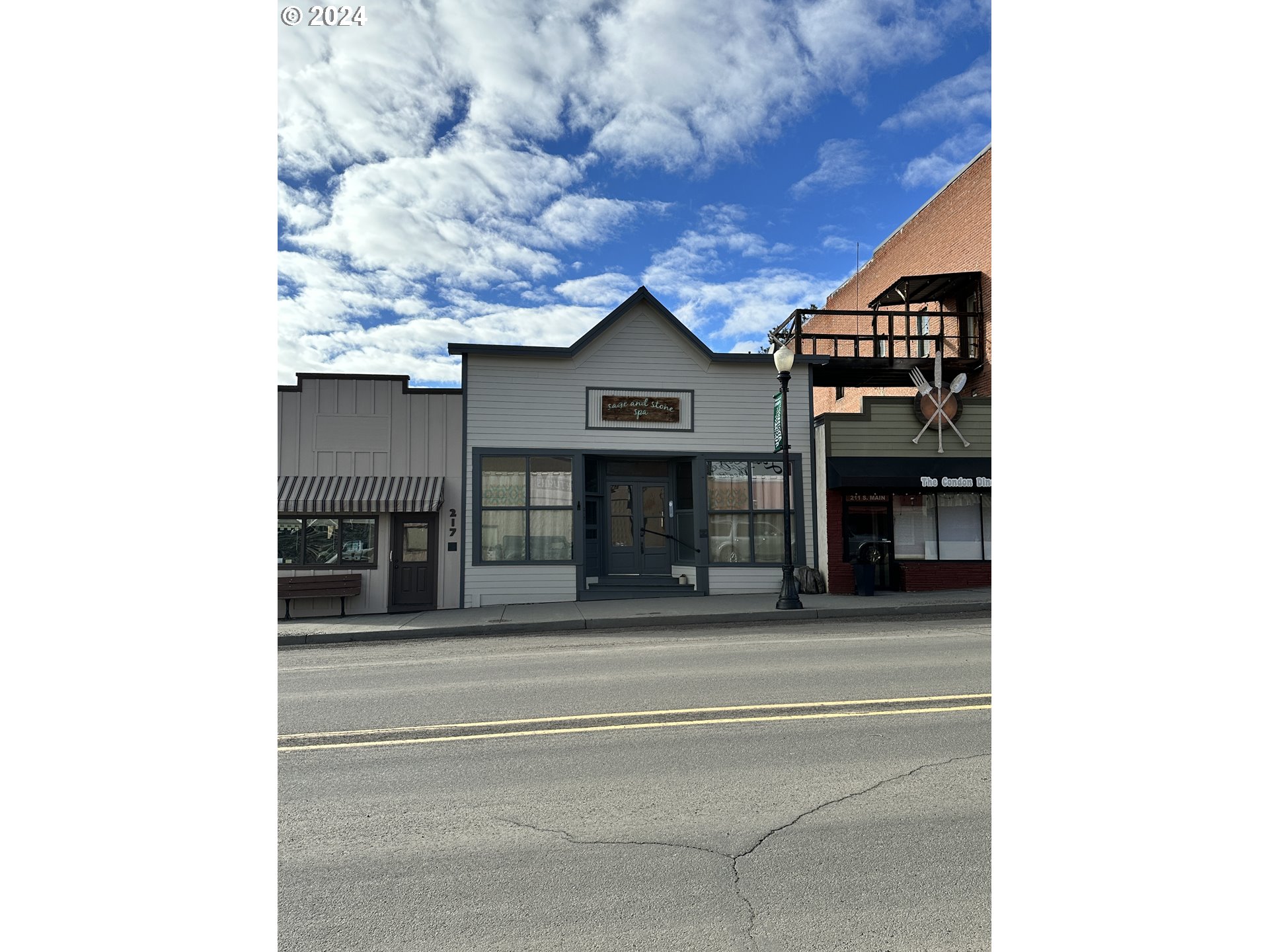 215 S MAIN ST, Condon, OR 